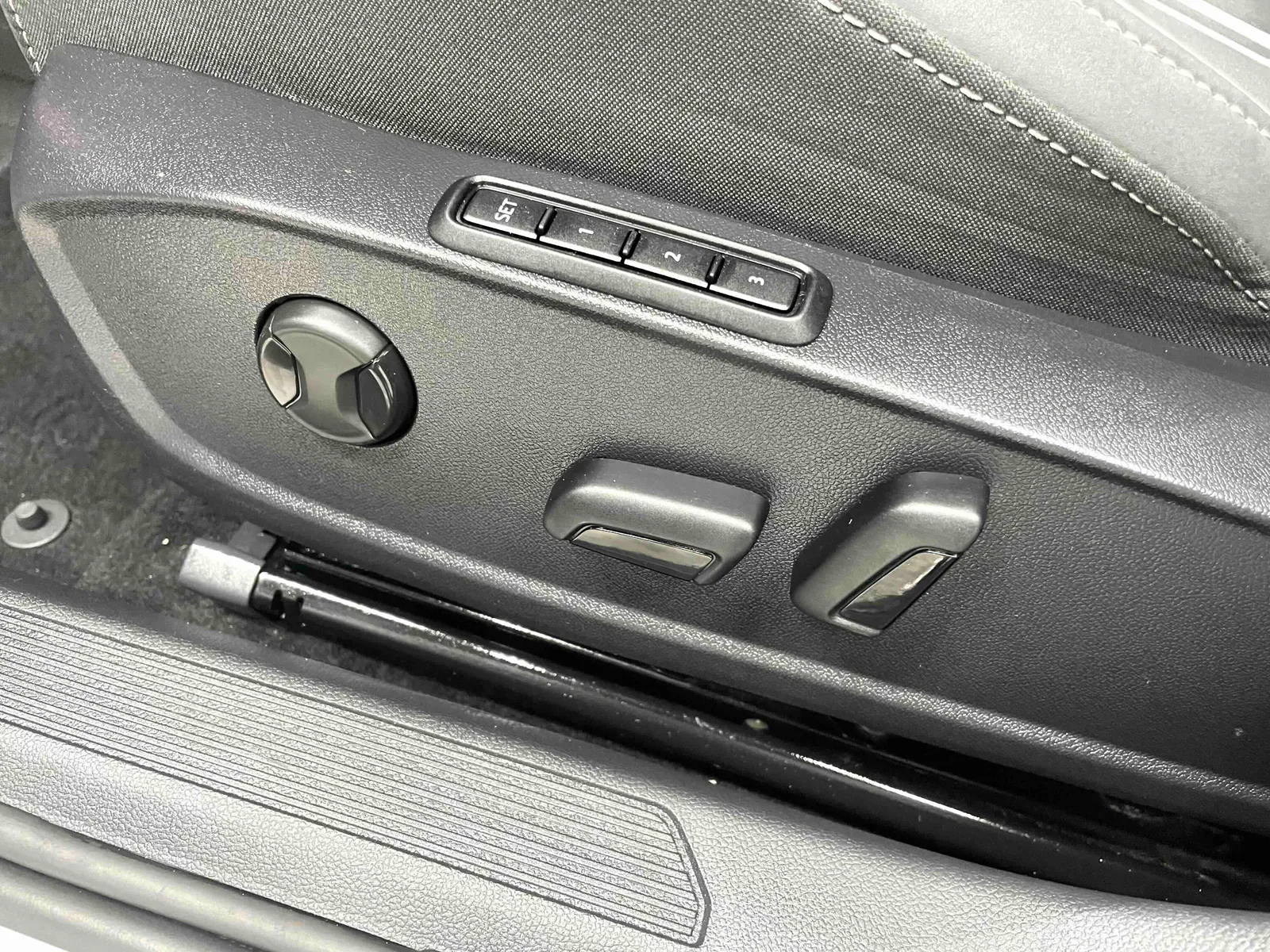 Volkswagen Golf 2021 — photo 7 of 19
