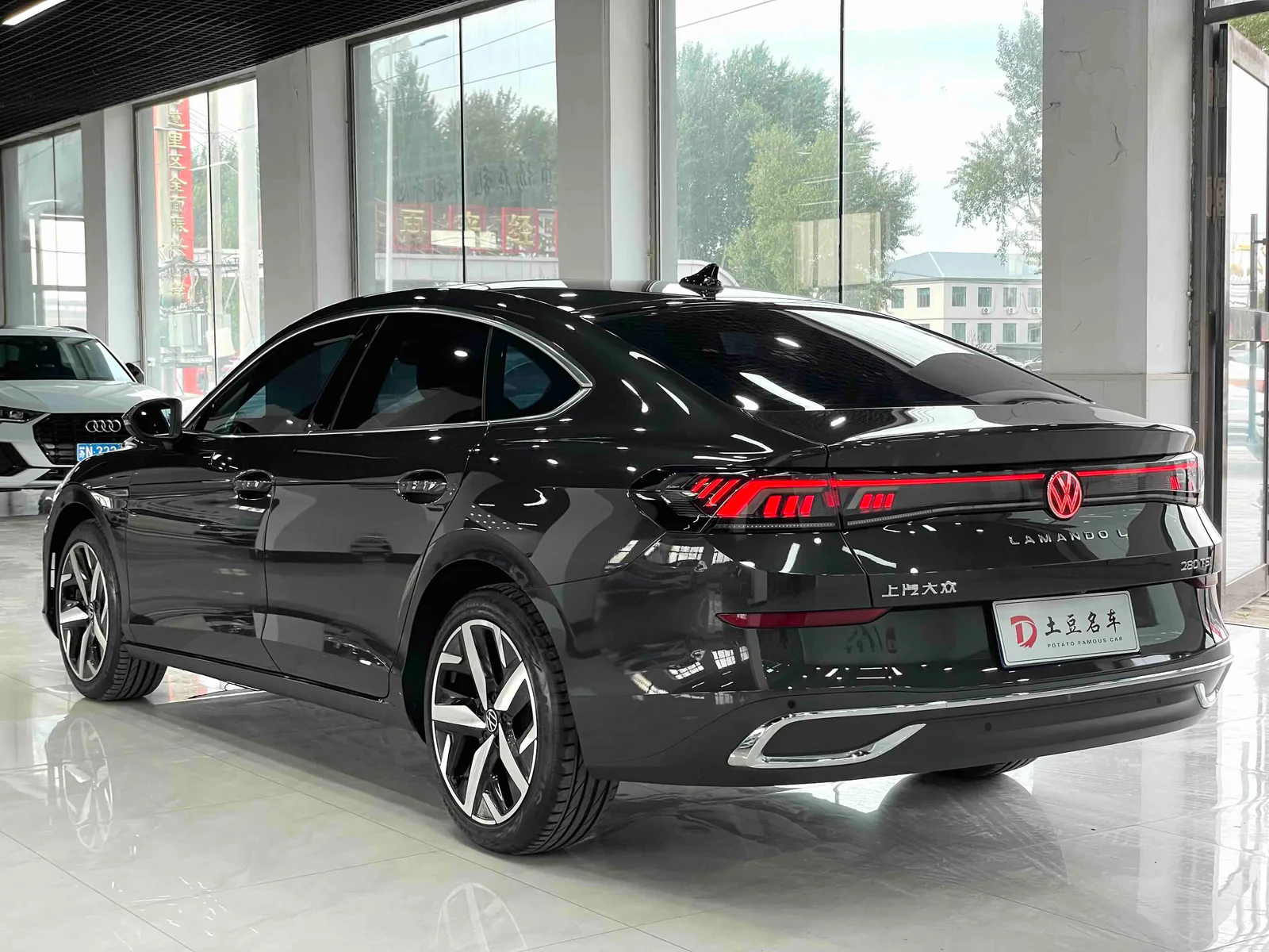 Volkswagen Lamando 2023 — photo 14 of 20