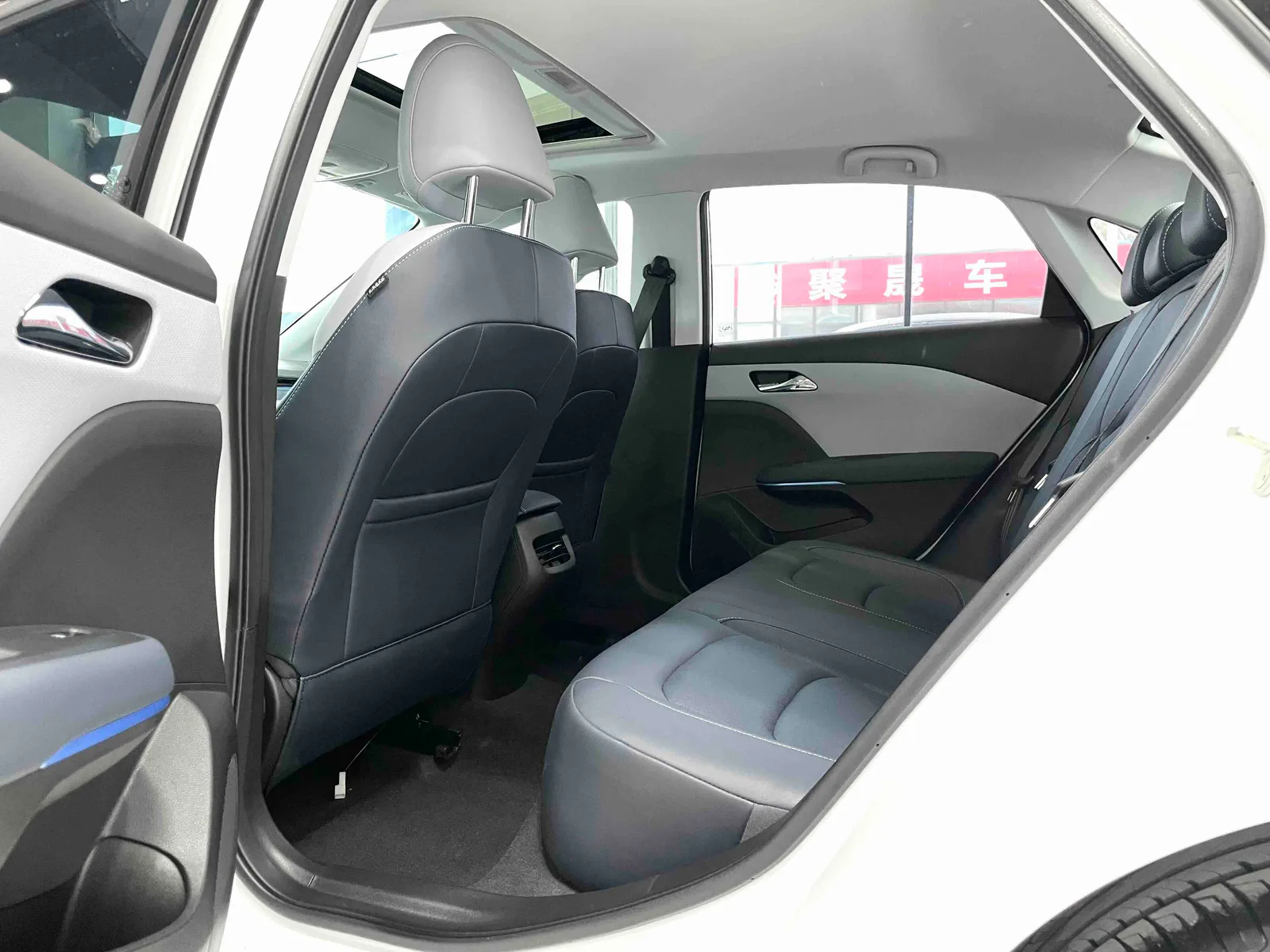 Chevrolet Cavalier 2023 — photo 6 of 16