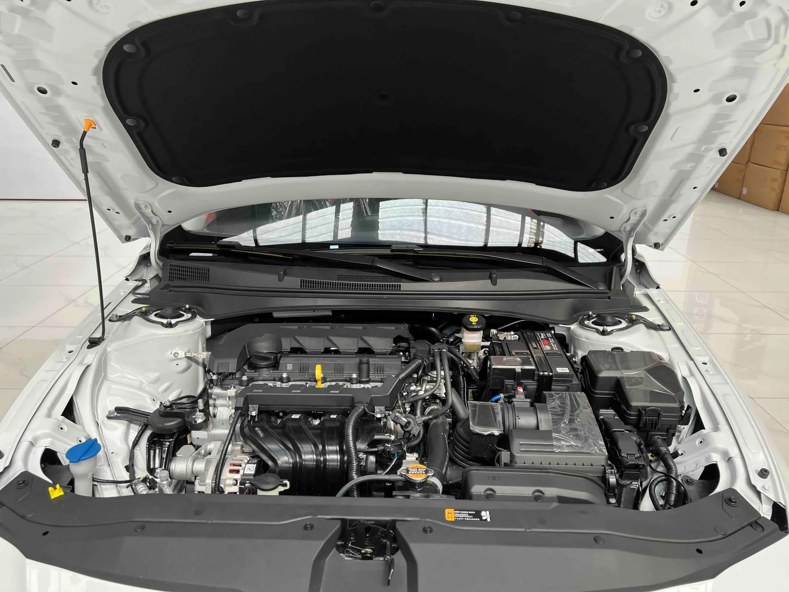 Hyundai Elantra 2023 — photo 15 of 19