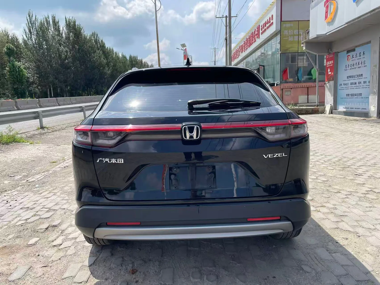 Honda Vezel 2023 — photo 14 of 20