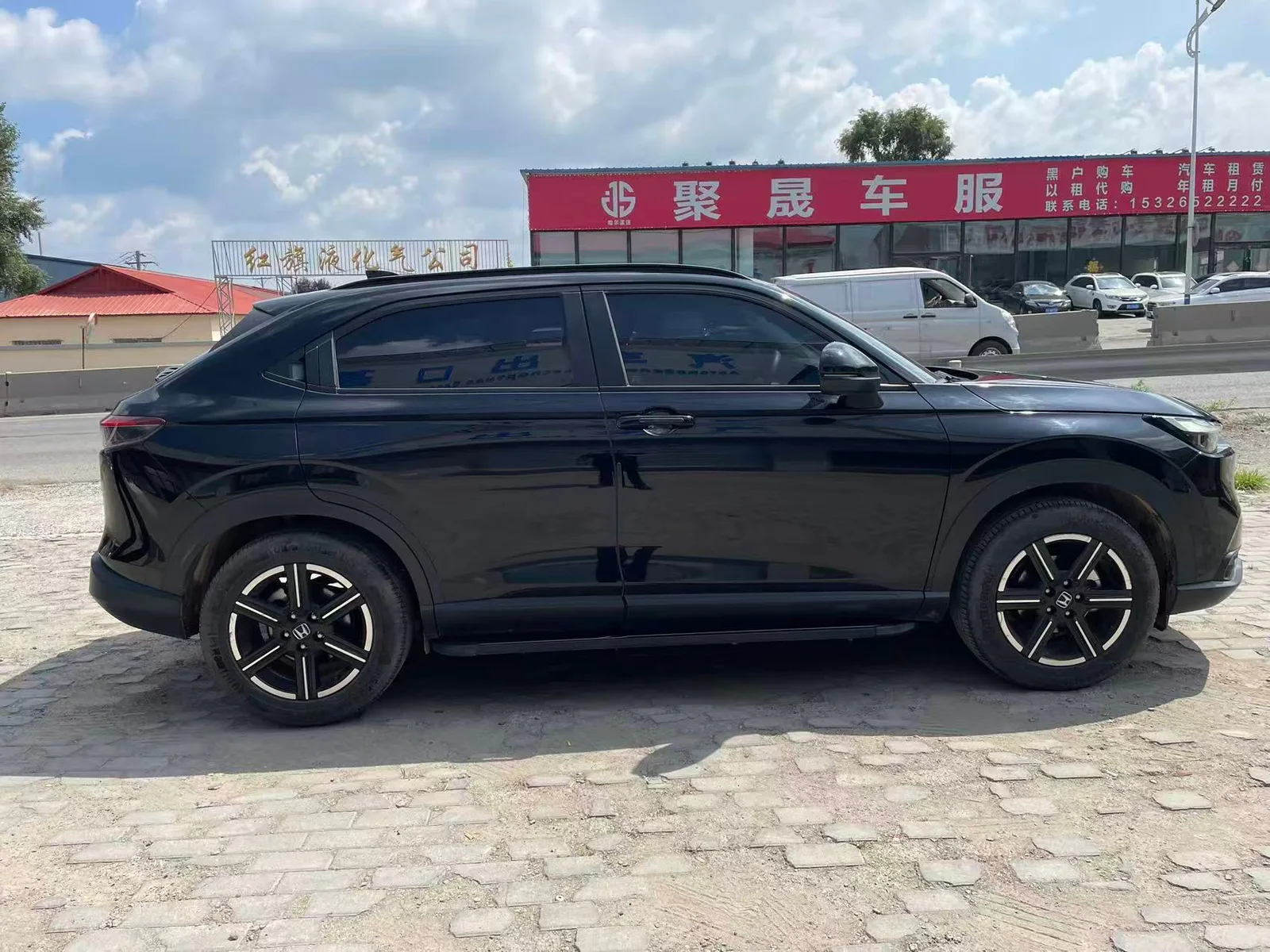 Honda Vezel 2023 — photo 18 of 20