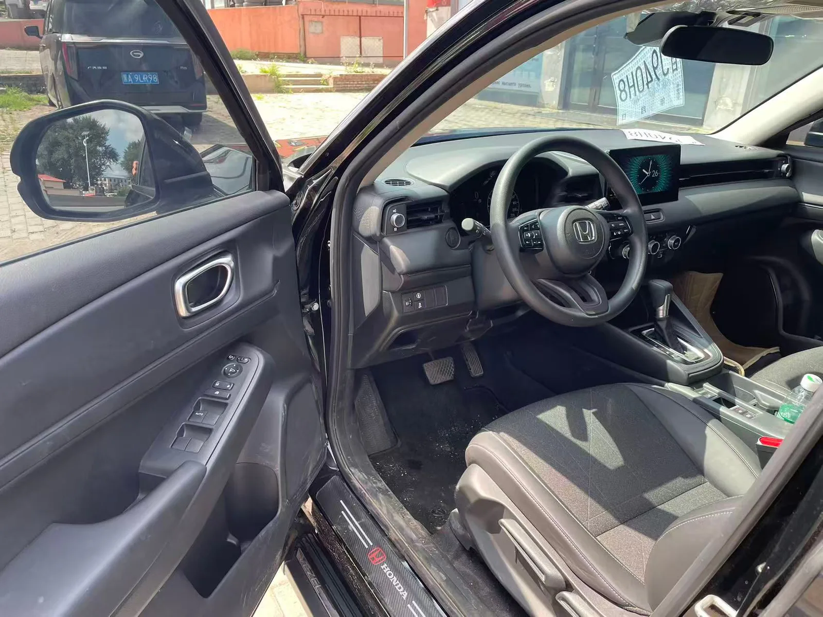 Honda Vezel 2023 — photo 6 of 20