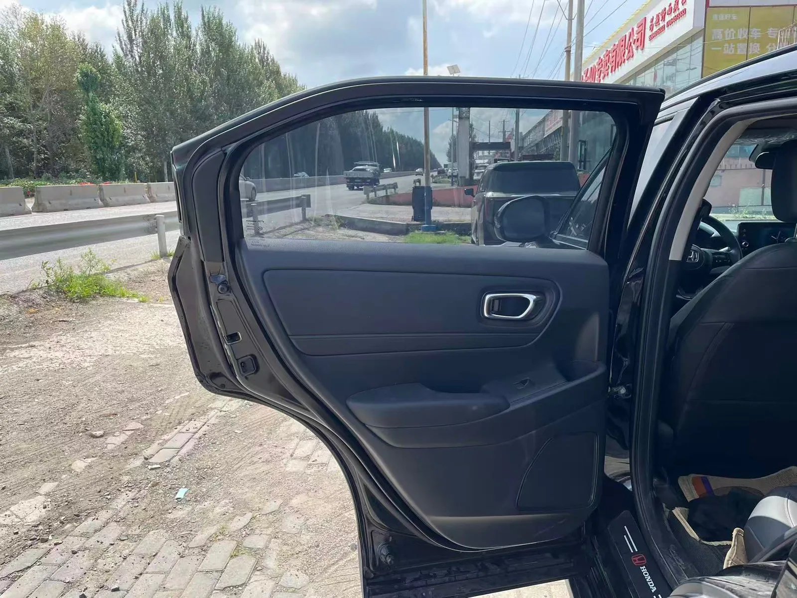 Honda Vezel 2023 — photo 8 of 20