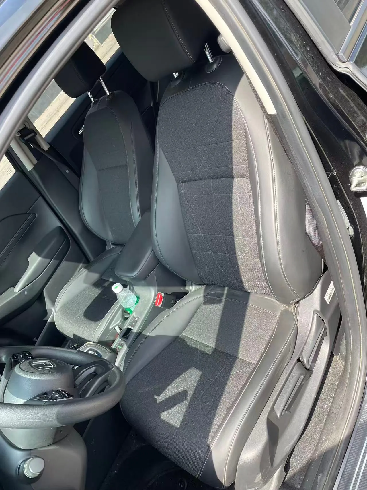 Honda Vezel 2023 — photo 9 of 20