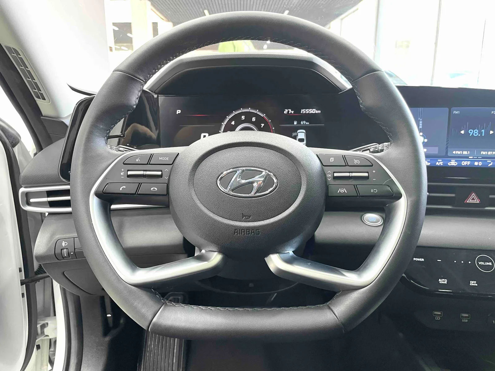 Hyundai Elantra 2022 — photo 4 of 19