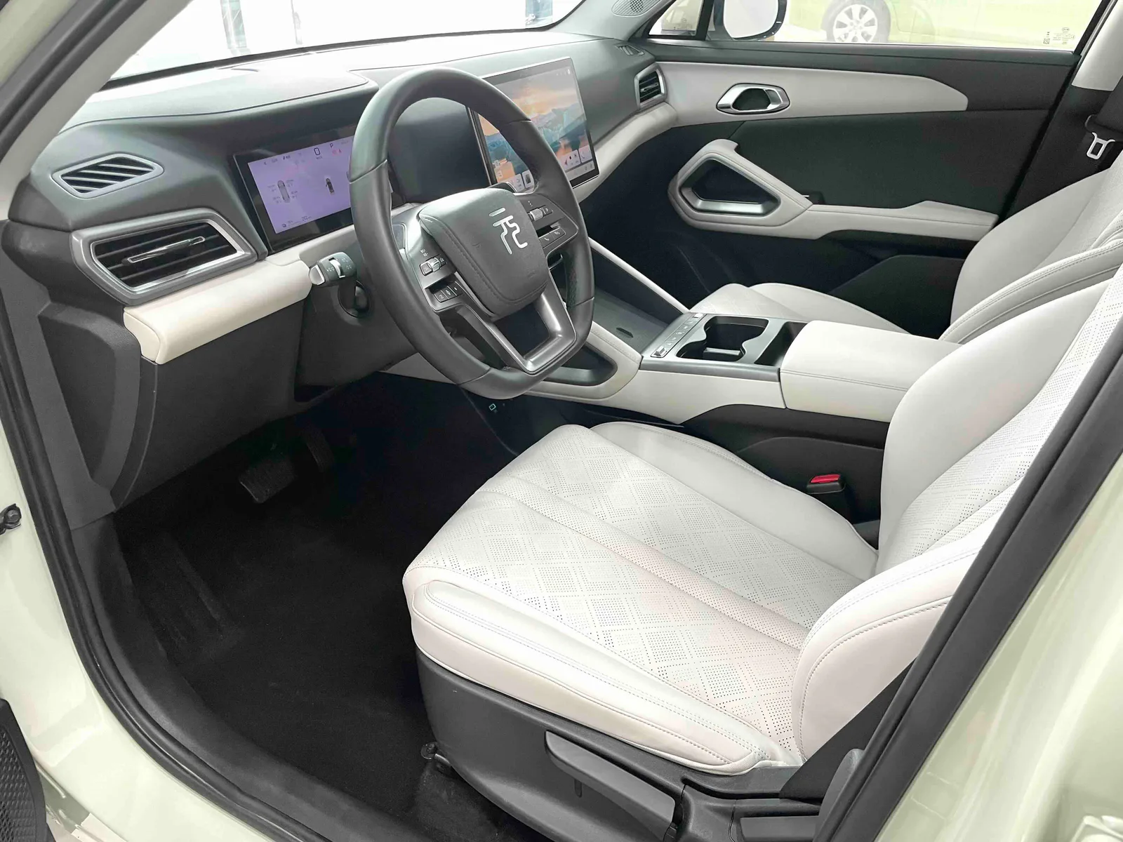BYD Yuan UP 2025 — photo 5 of 20