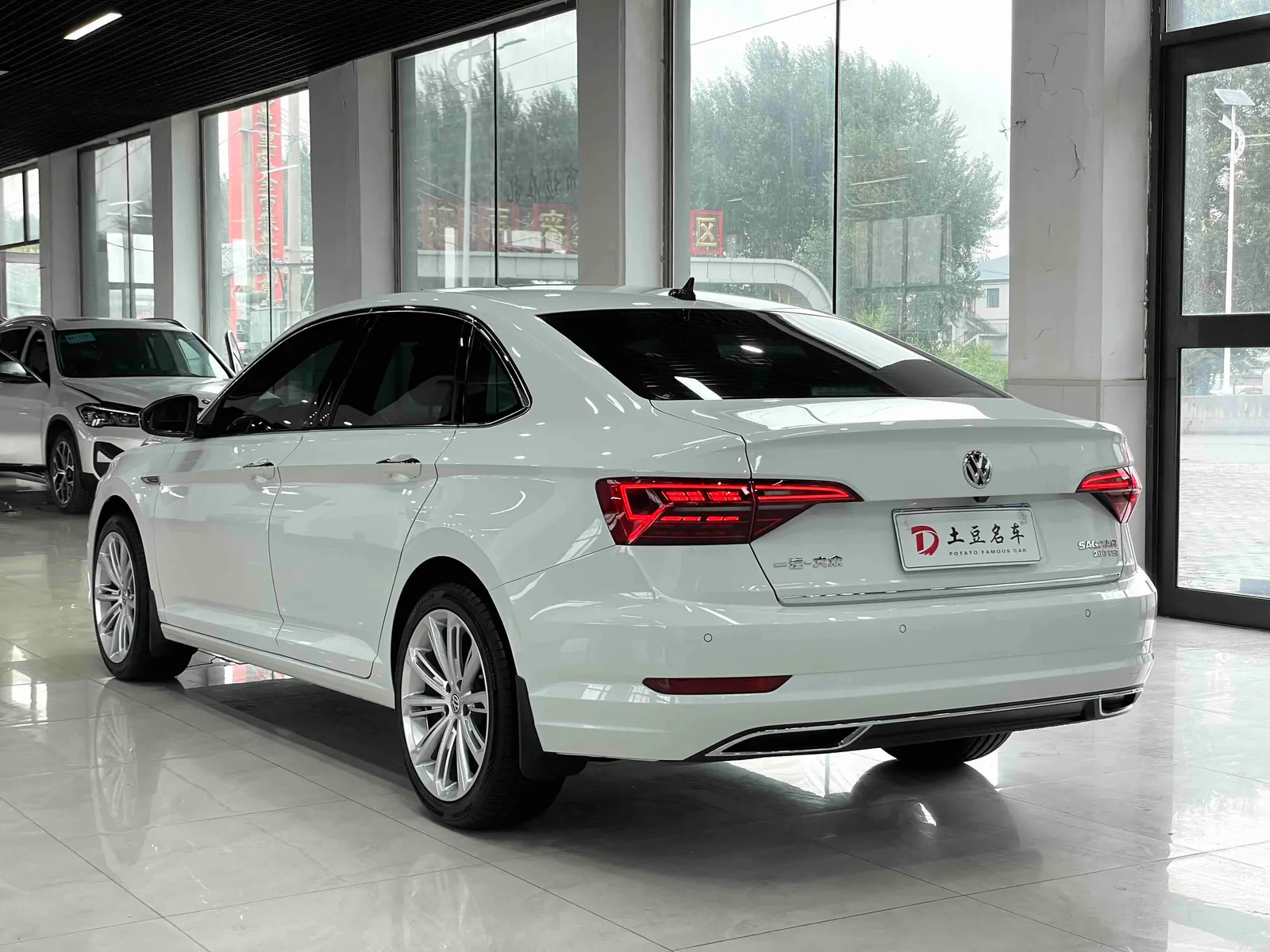 Volkswagen Sagitar 2021 — photo 14 of 20