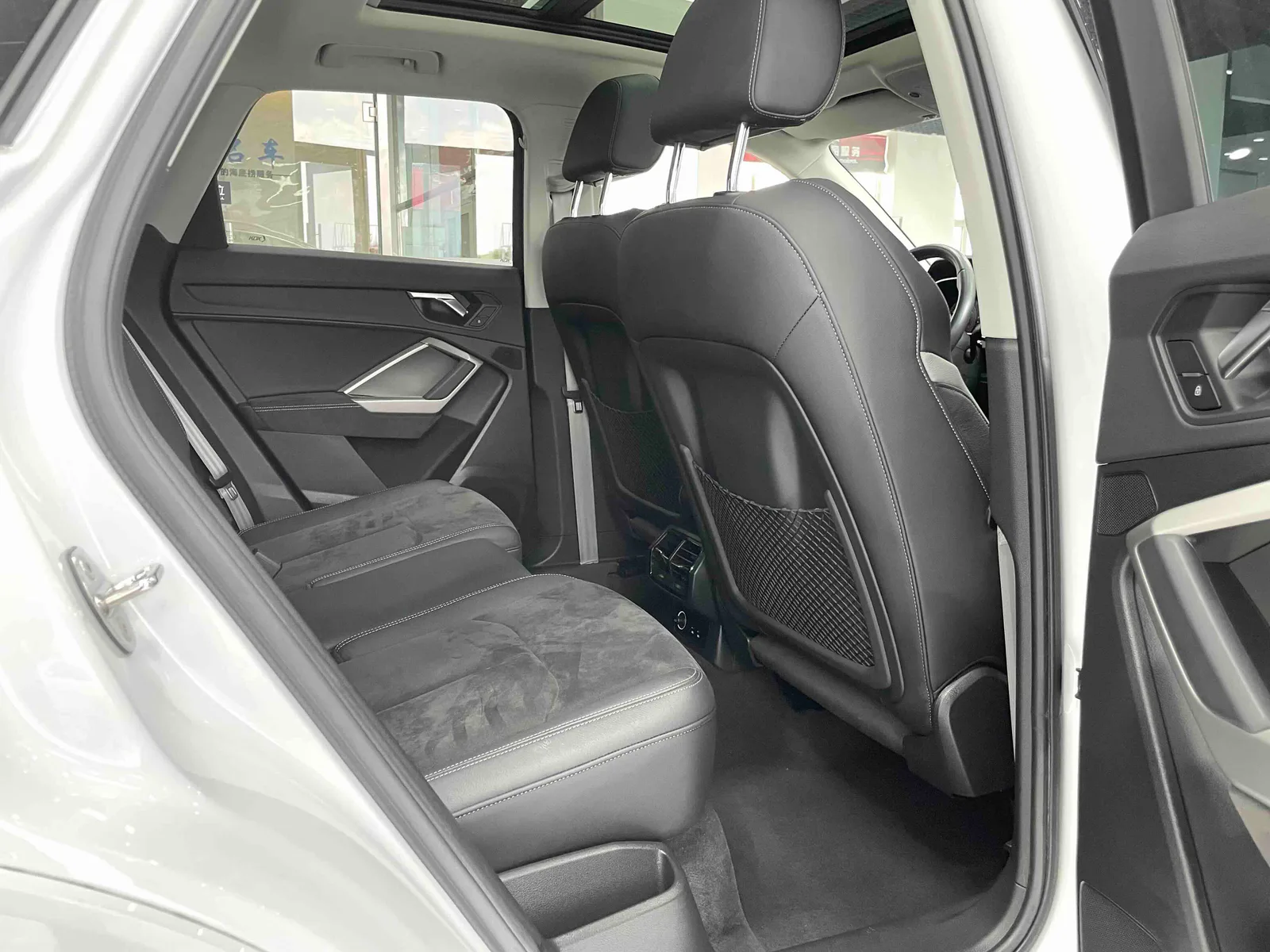 Audi Q3 2022 — photo 11 of 20
