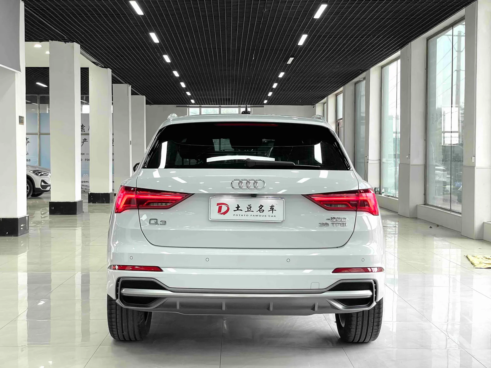 Audi Q3 2022 — photo 15 of 20