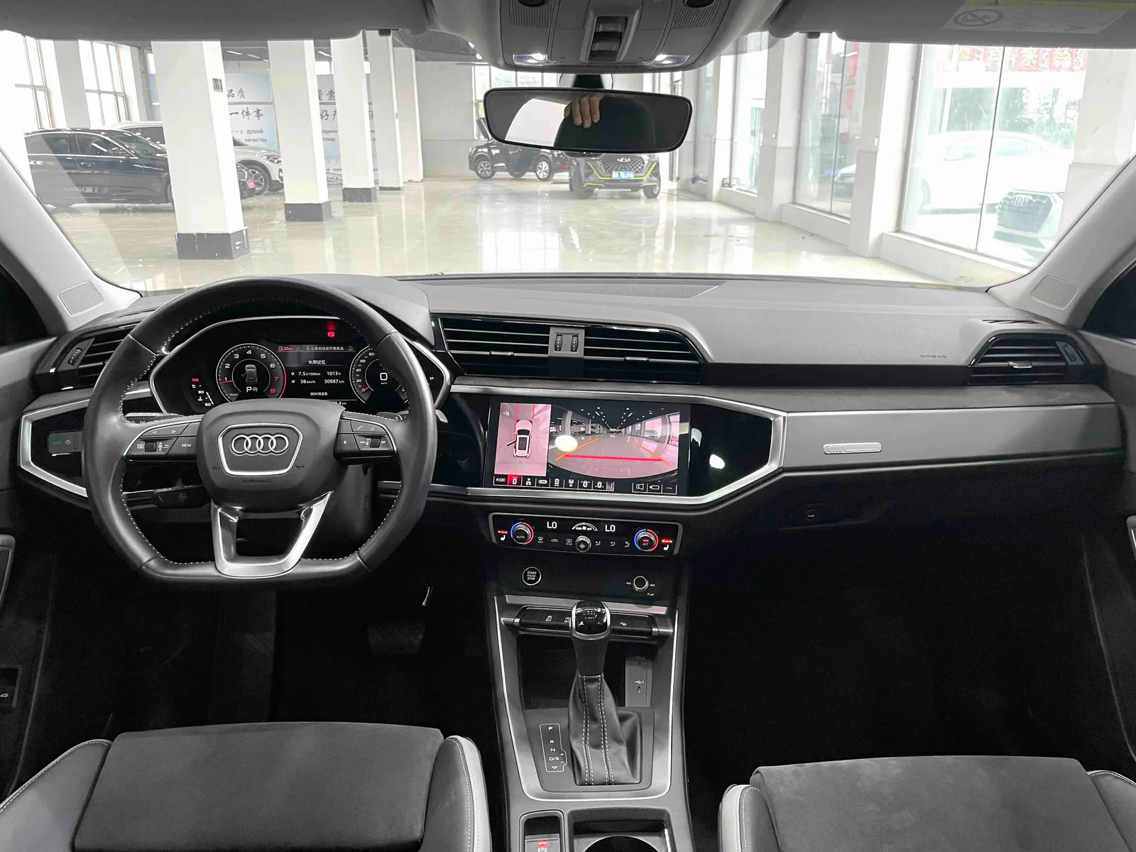 Audi Q3 2022 — photo 6 of 20