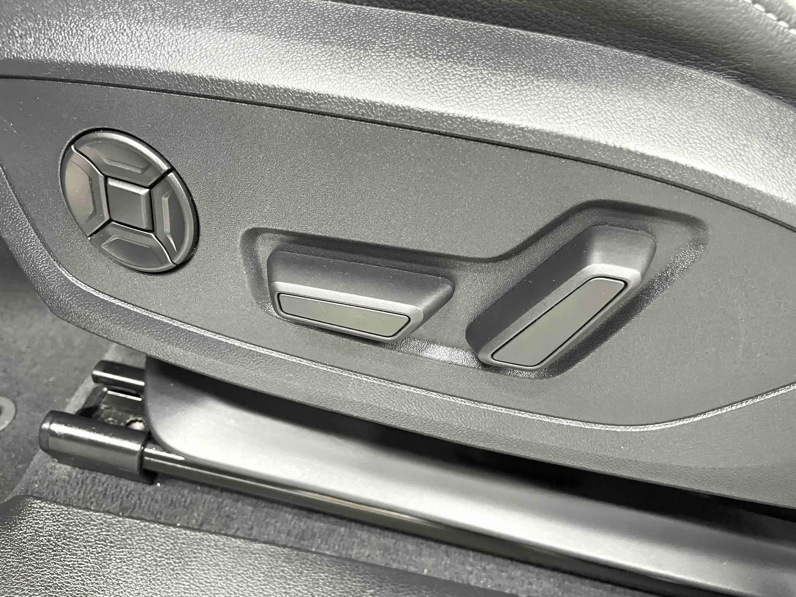 Audi Q3 2022 — photo 7 of 20