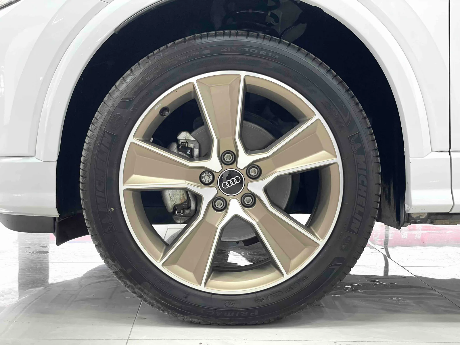 Audi Q2L 2022 — photo 13 of 20