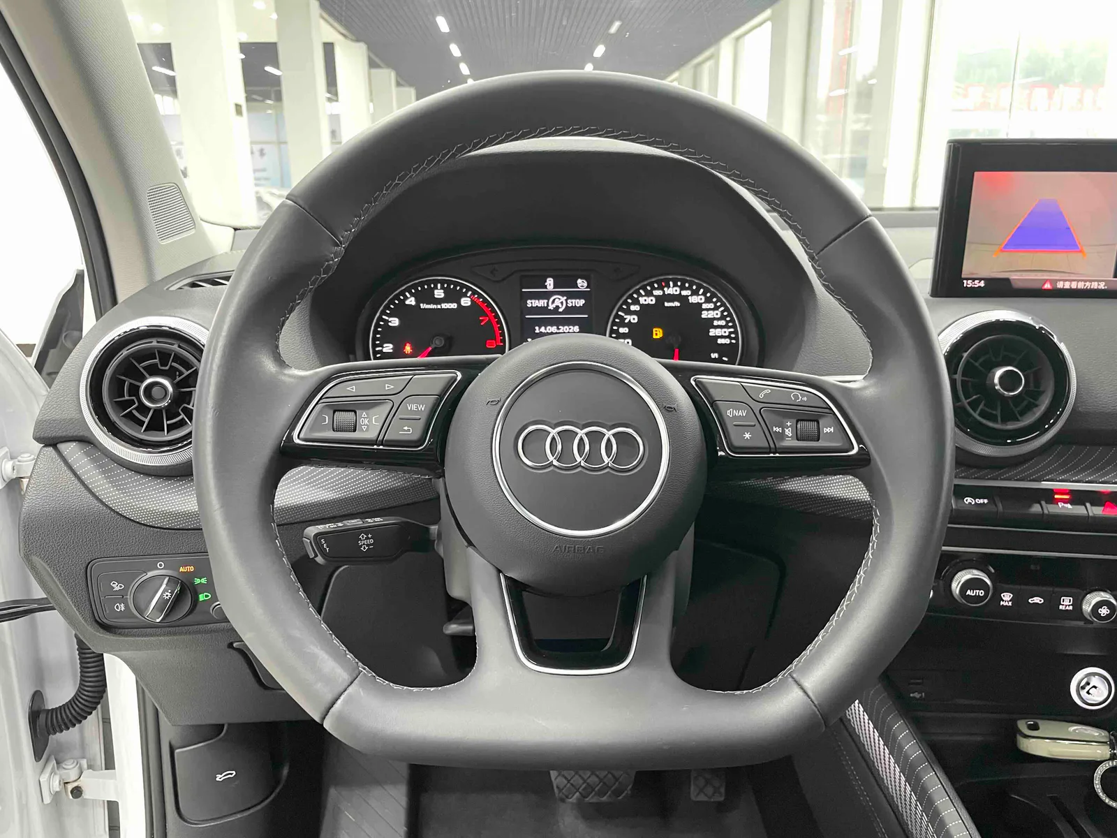 Audi Q2L 2022 — photo 4 of 20