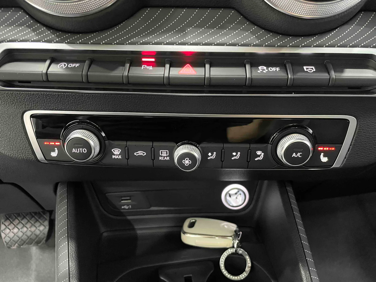 Audi Q2L 2022 — photo 7 of 20