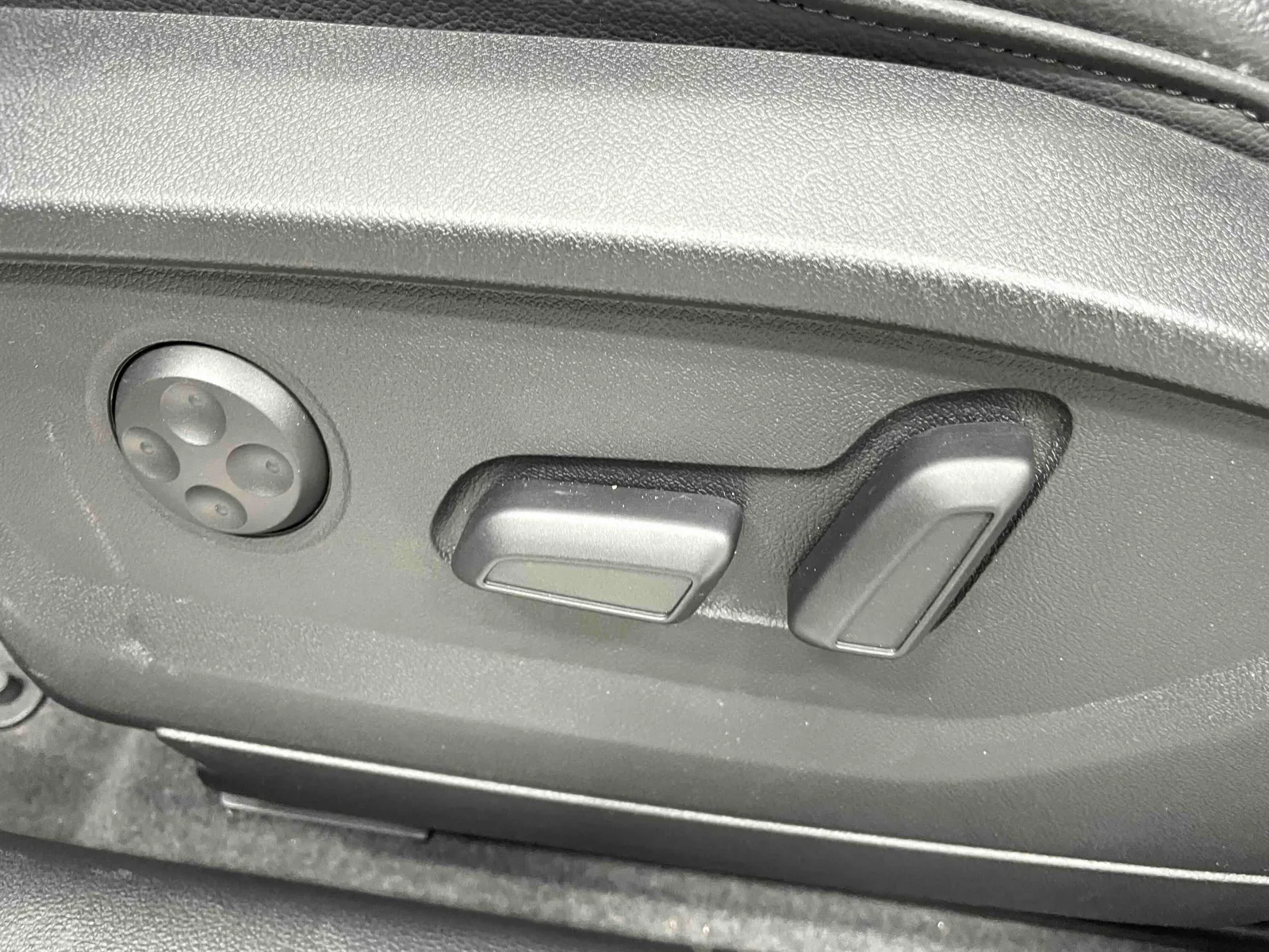 Audi Q2L 2022 — photo 8 of 20
