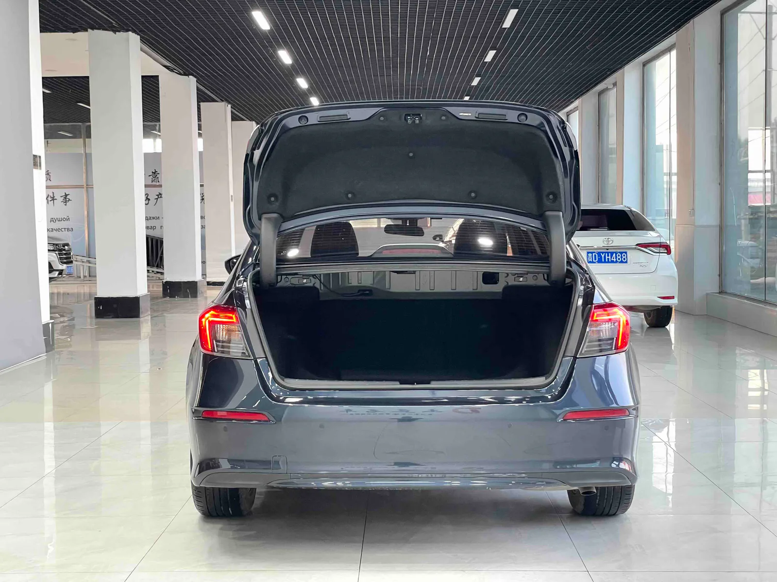 Honda Civic 2022 — photo 16 of 19