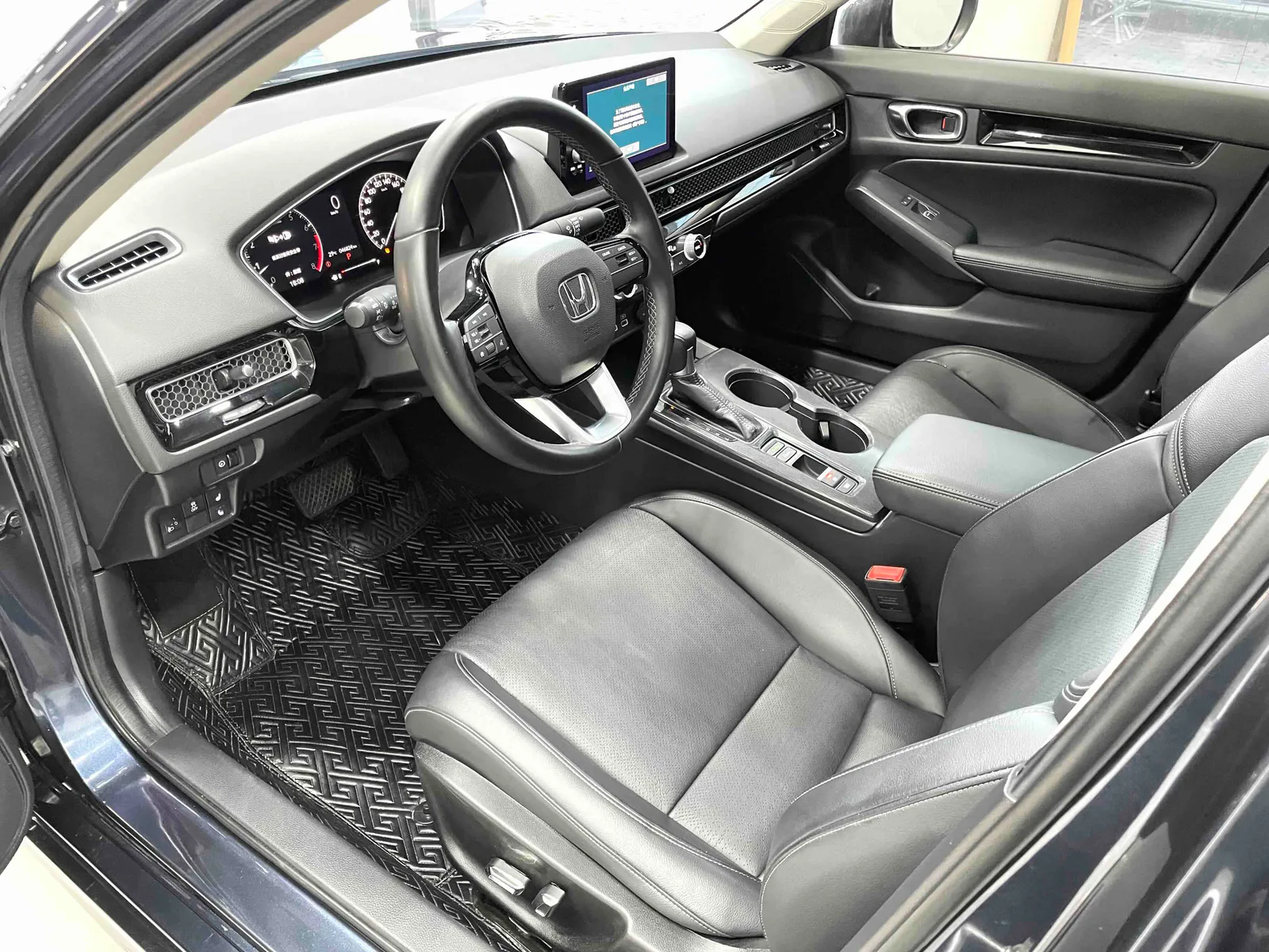 Honda Civic 2022 — photo 5 of 19