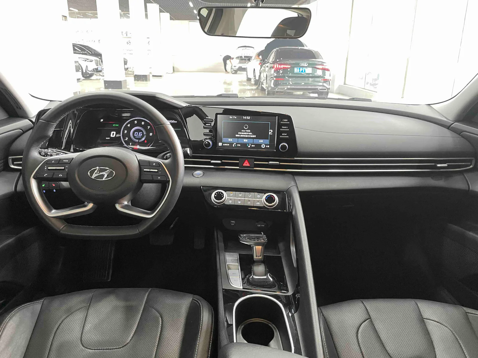 Hyundai Elantra 2022 — photo 6 of 20