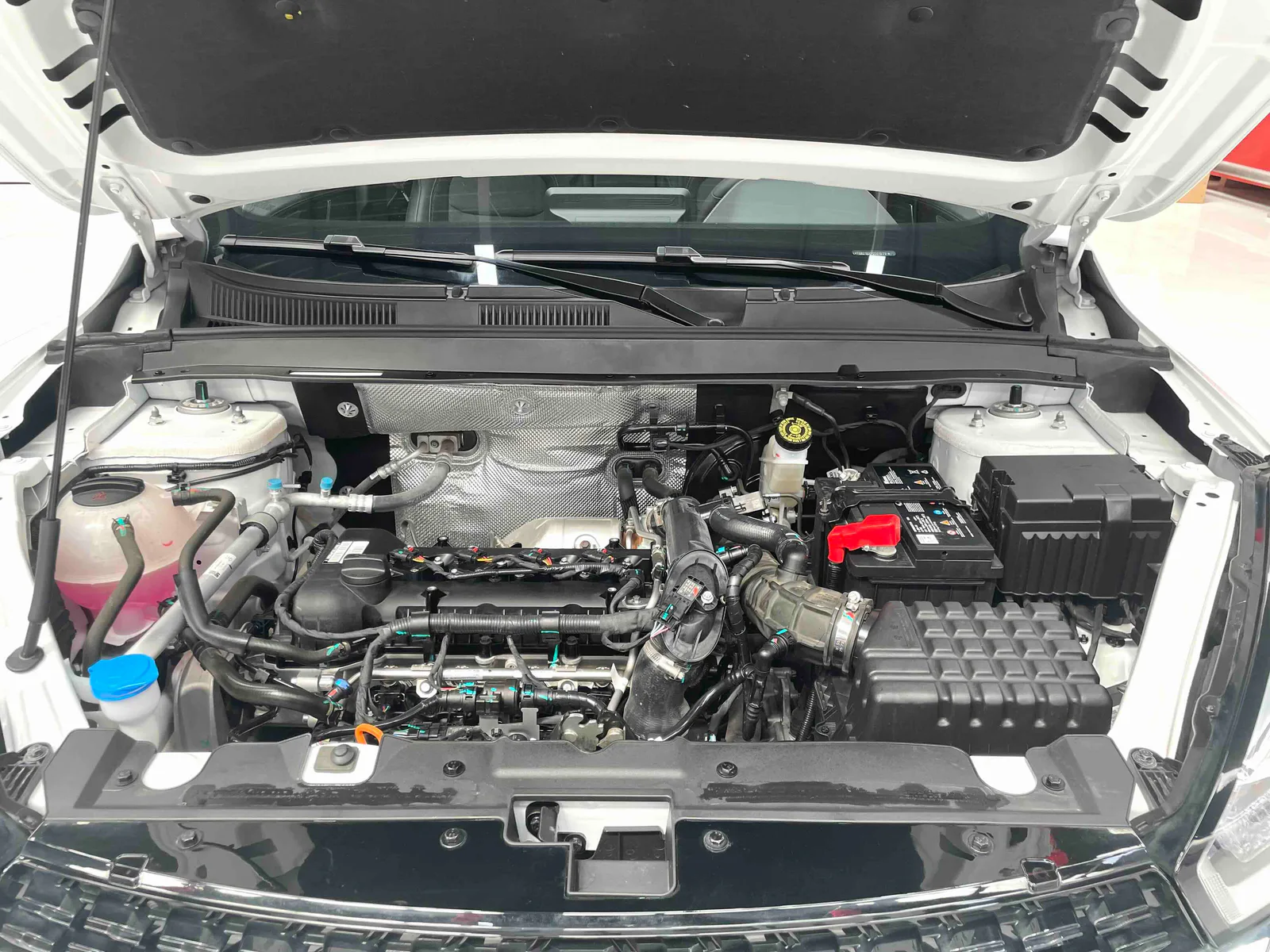 Chery Tiggo 8 2022 — photo 17 of 20