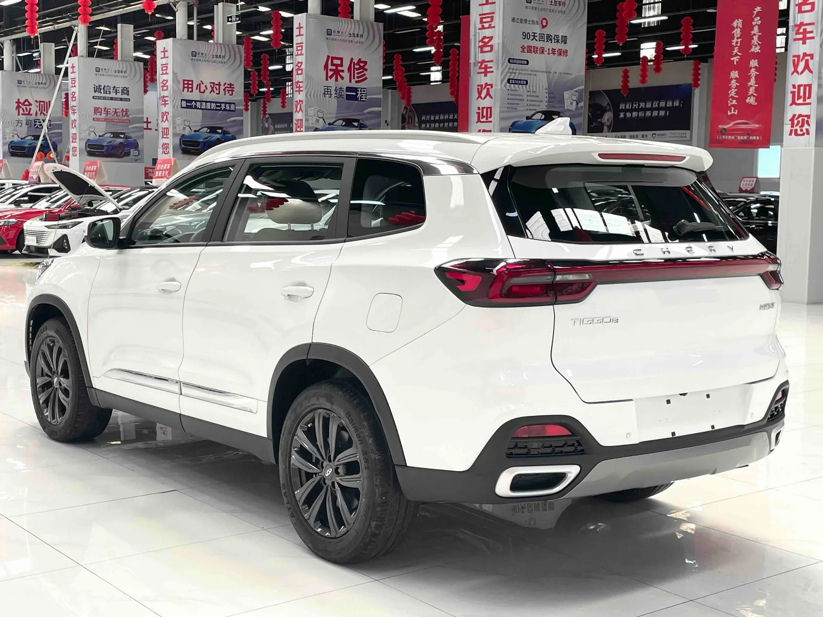 Chery Tiggo 8 2022 — photo 4 of 20