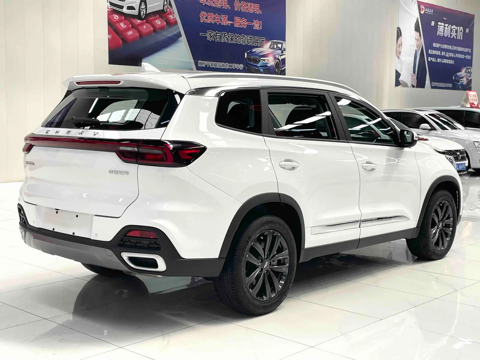 Chery Tiggo 8 2022 — photo 6 of 20