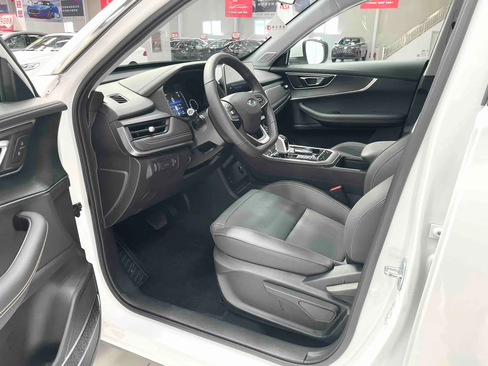 Chery Tiggo 8 2022 — photo 7 of 20