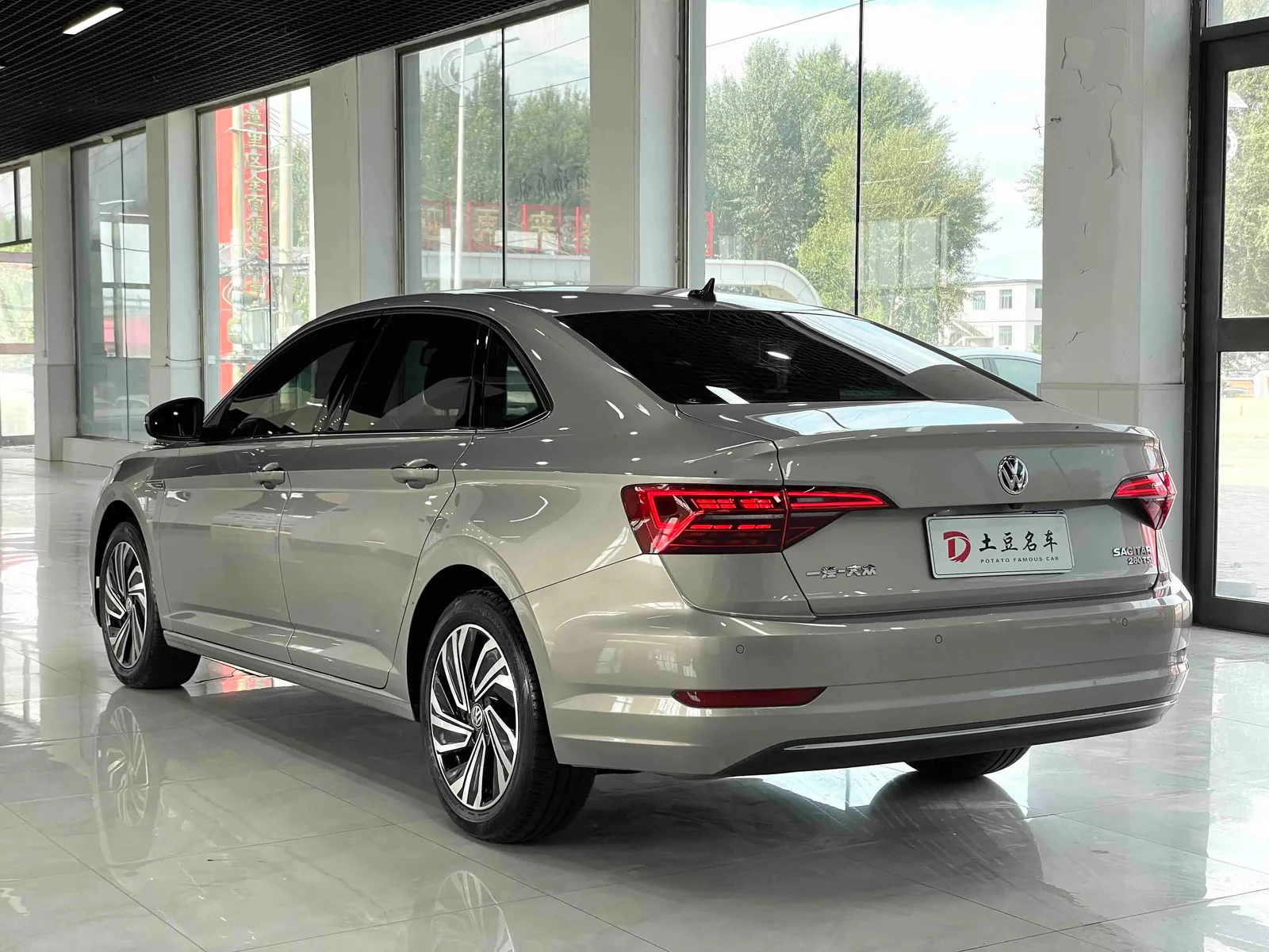Volkswagen Sagitar 2022 — photo 12 of 19