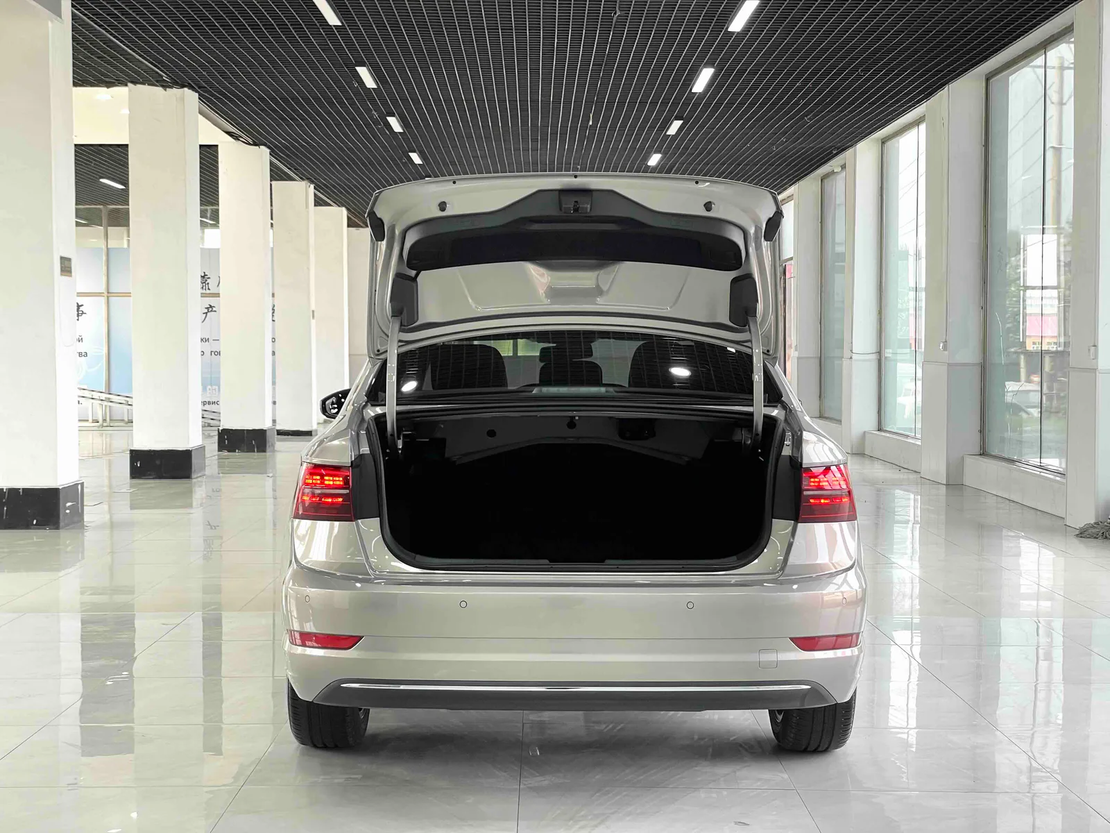 Volkswagen Sagitar 2022 — photo 15 of 19