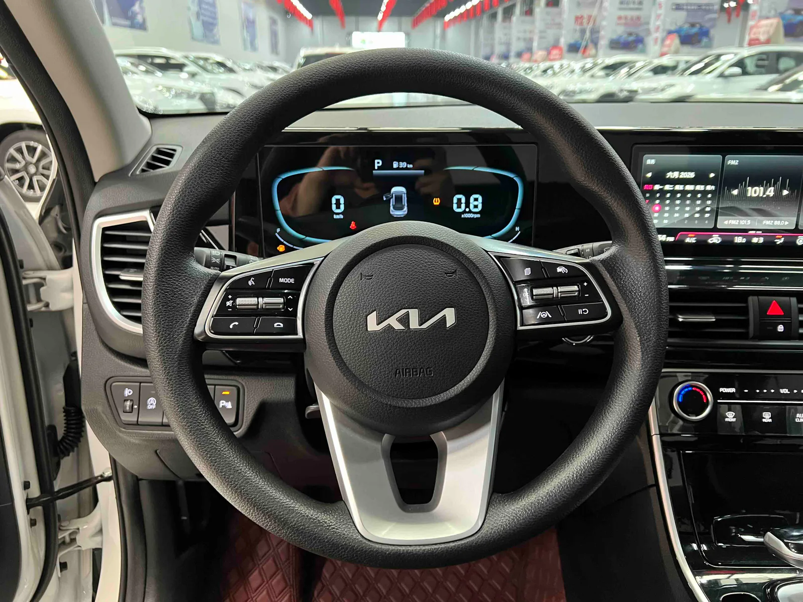 Kia Situs 2023 — photo 8 of 17