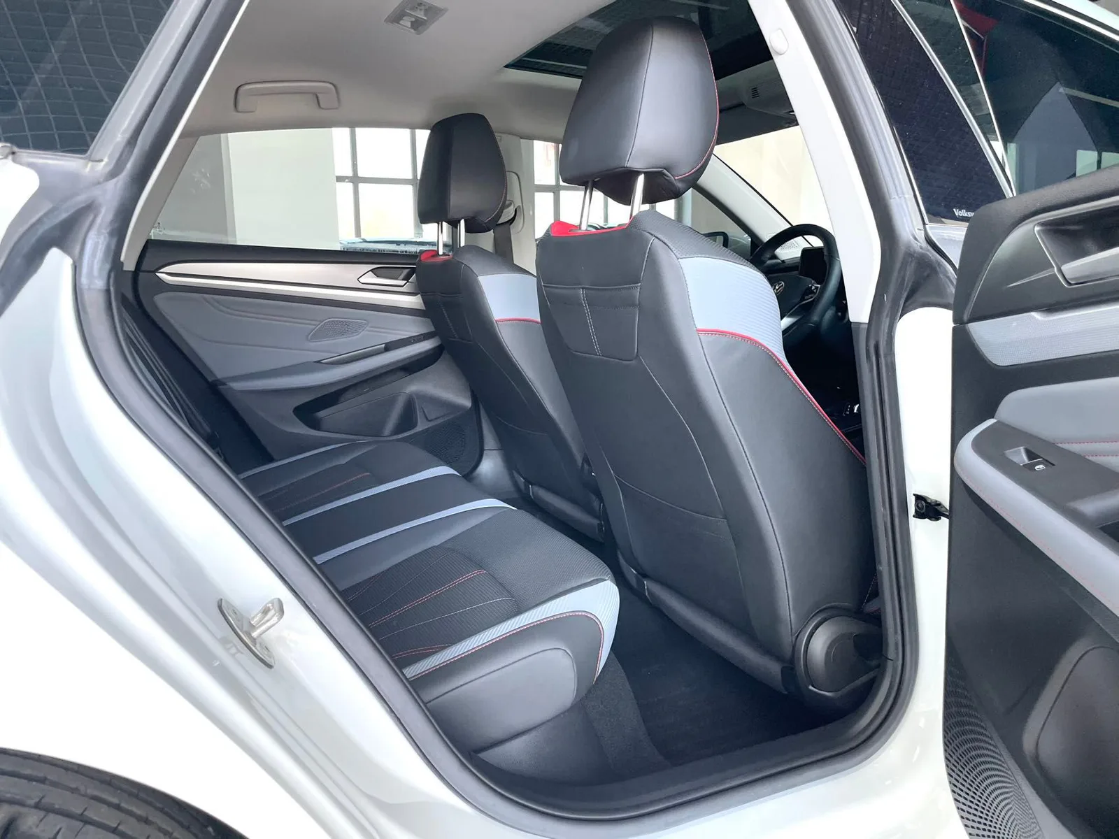 Volkswagen Lamando 2023 — photo 10 of 19