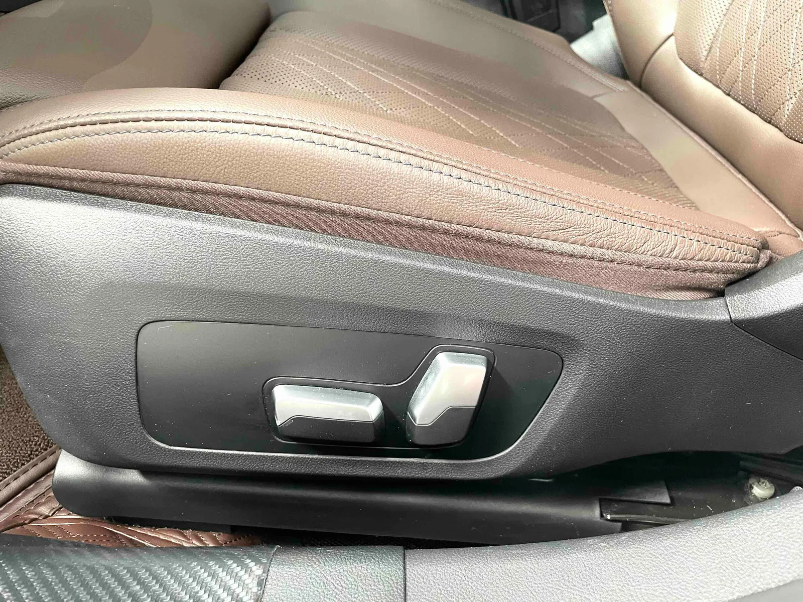 BMW 3 Series 2023 — photo 14 of 20