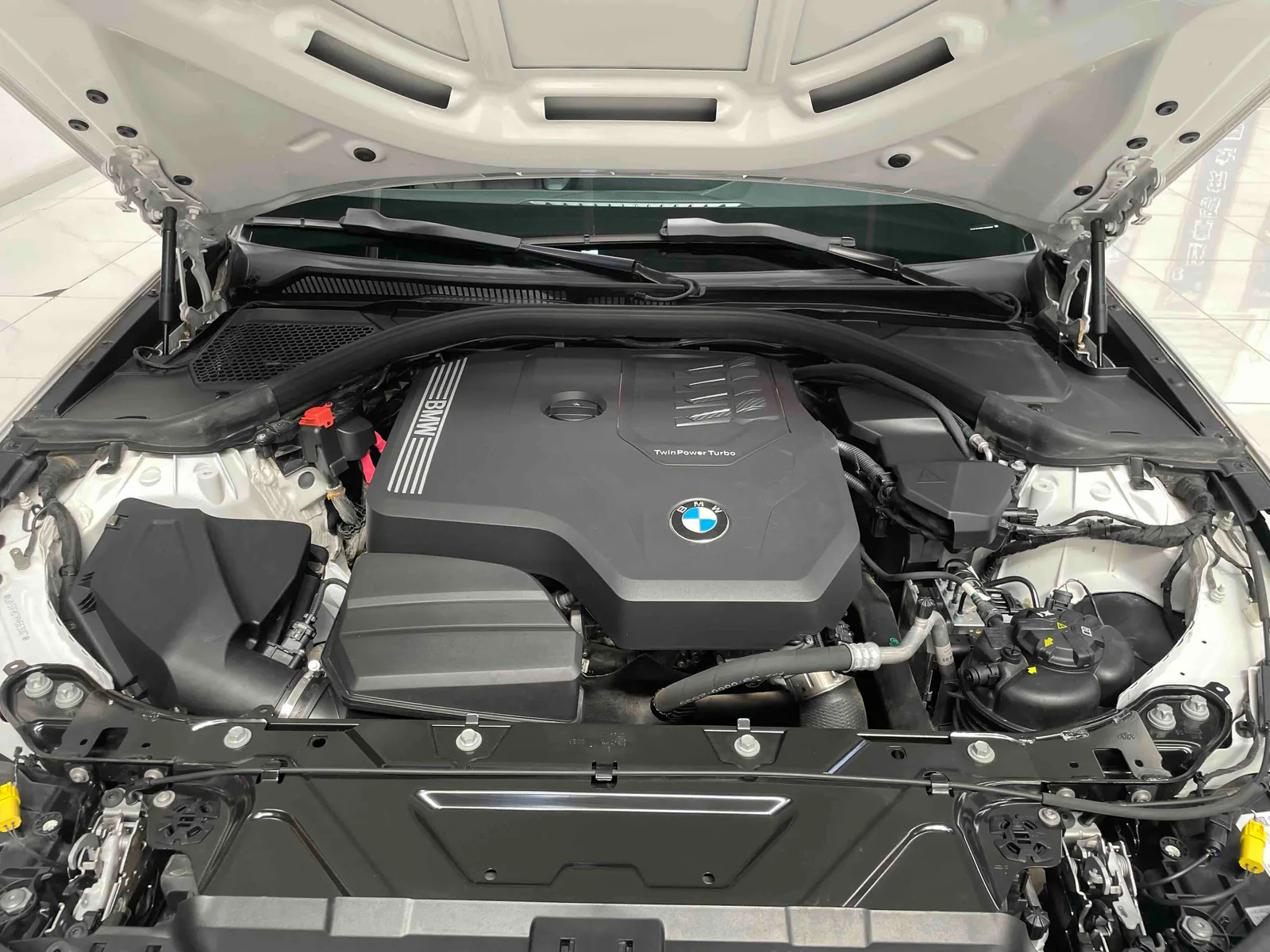 BMW 3 Series 2023 — photo 15 of 20
