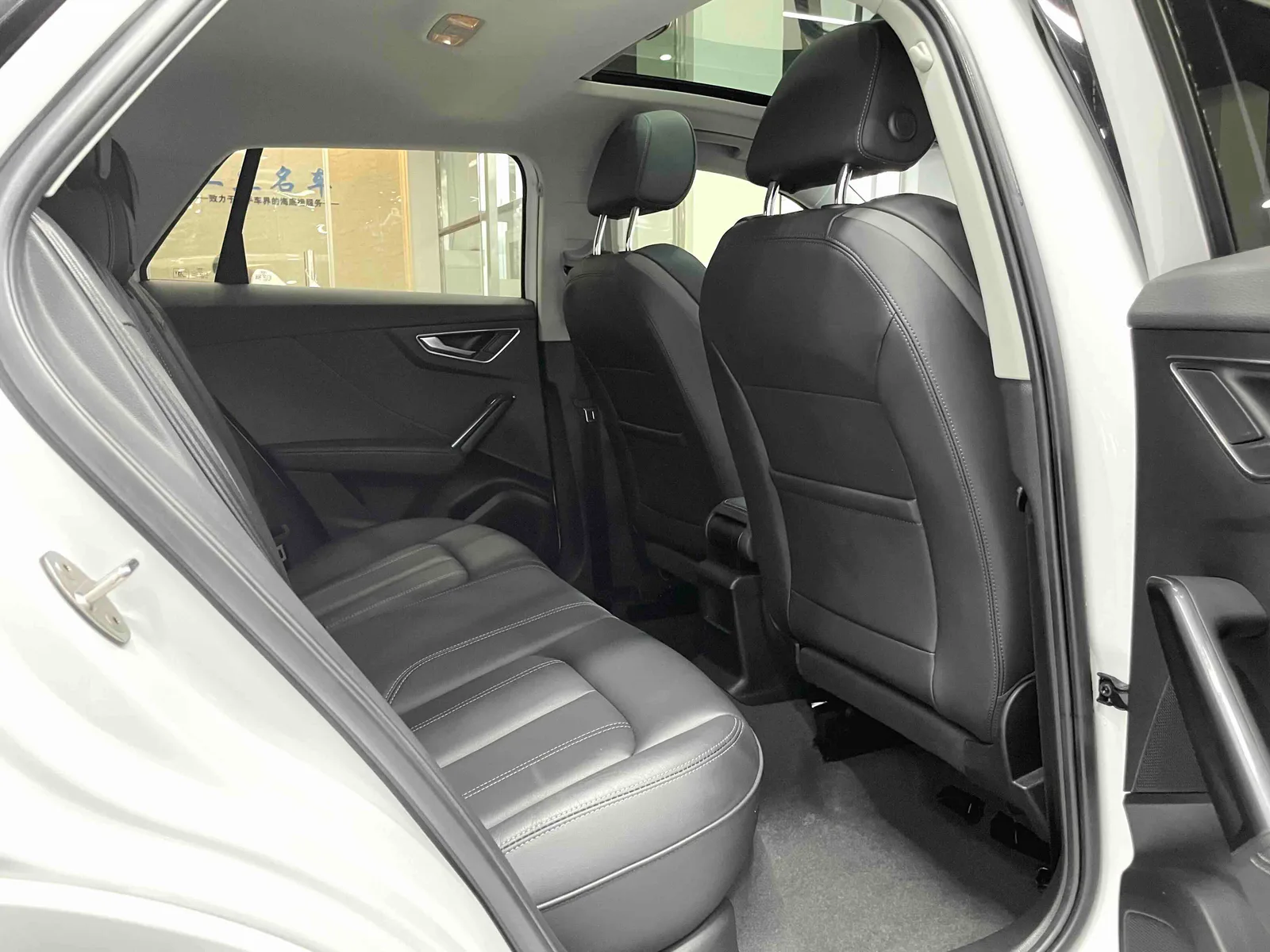 Audi Q2L 2022 — photo 10 of 20