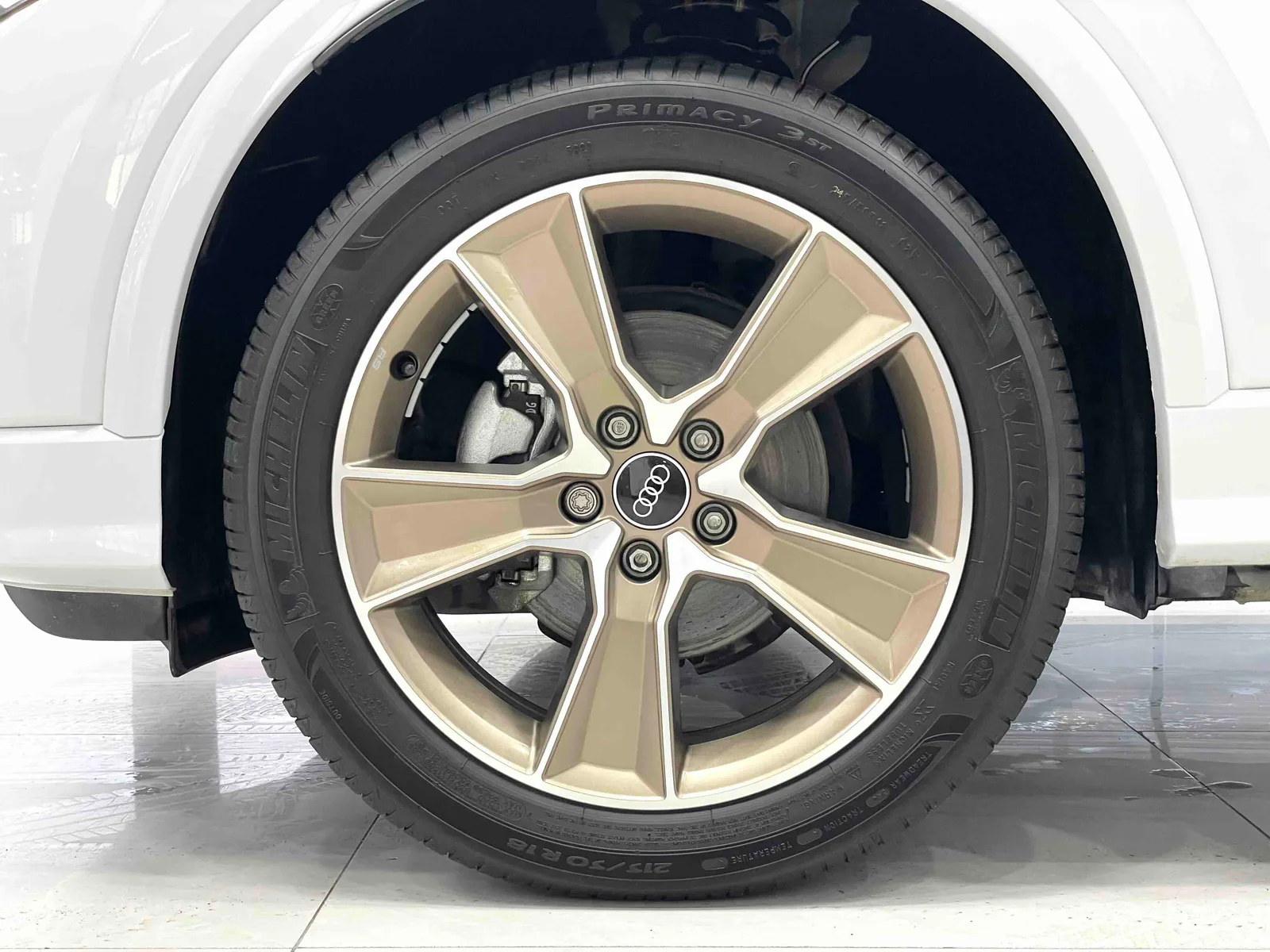 Audi Q2L 2022 — photo 12 of 20