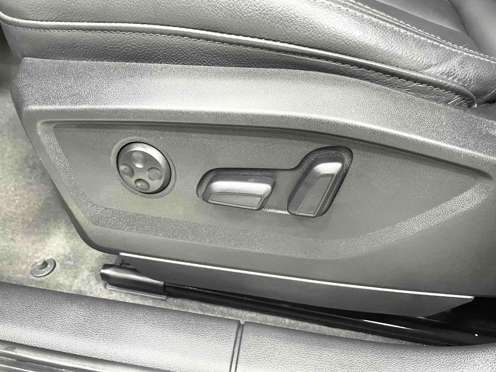 Audi Q2L 2022 — photo 7 of 20