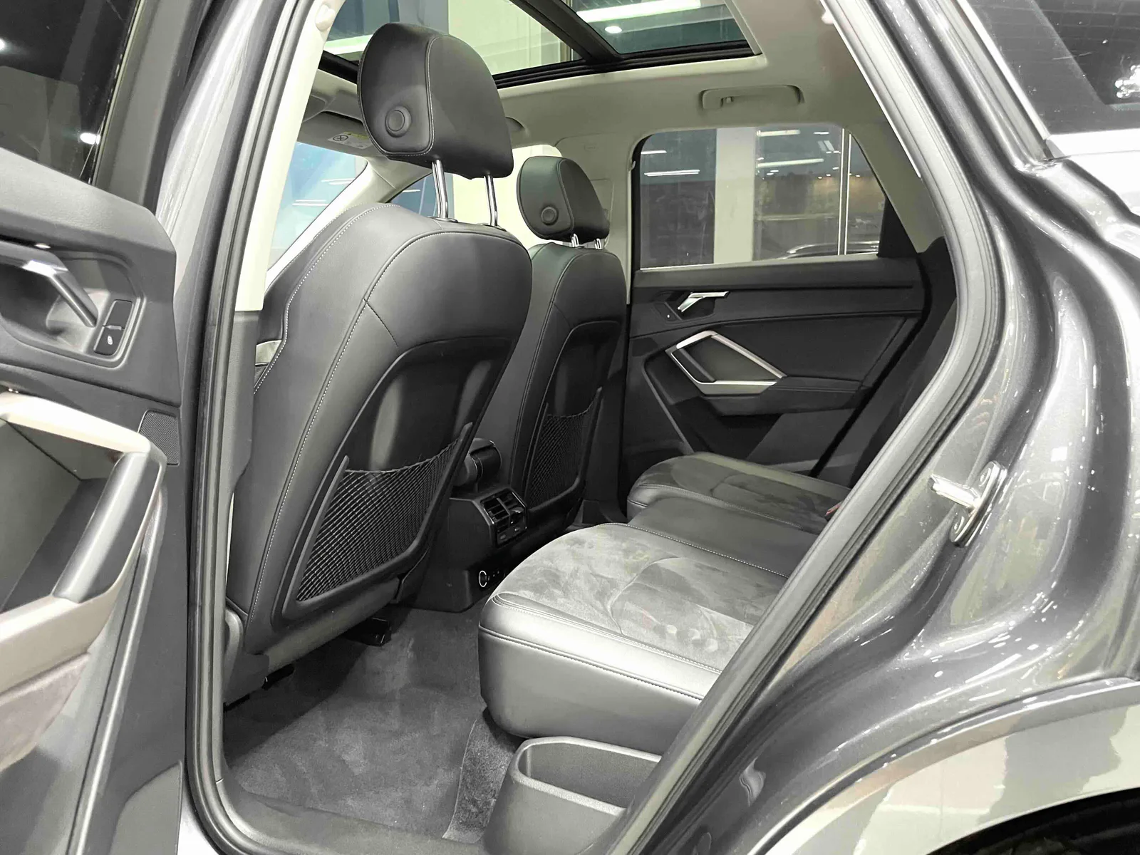 Audi Q3 2022 — photo 9 of 20