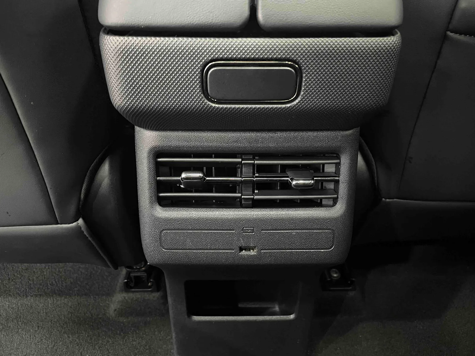 Toyota Bozhi 3X 2025 — photo 10 of 20