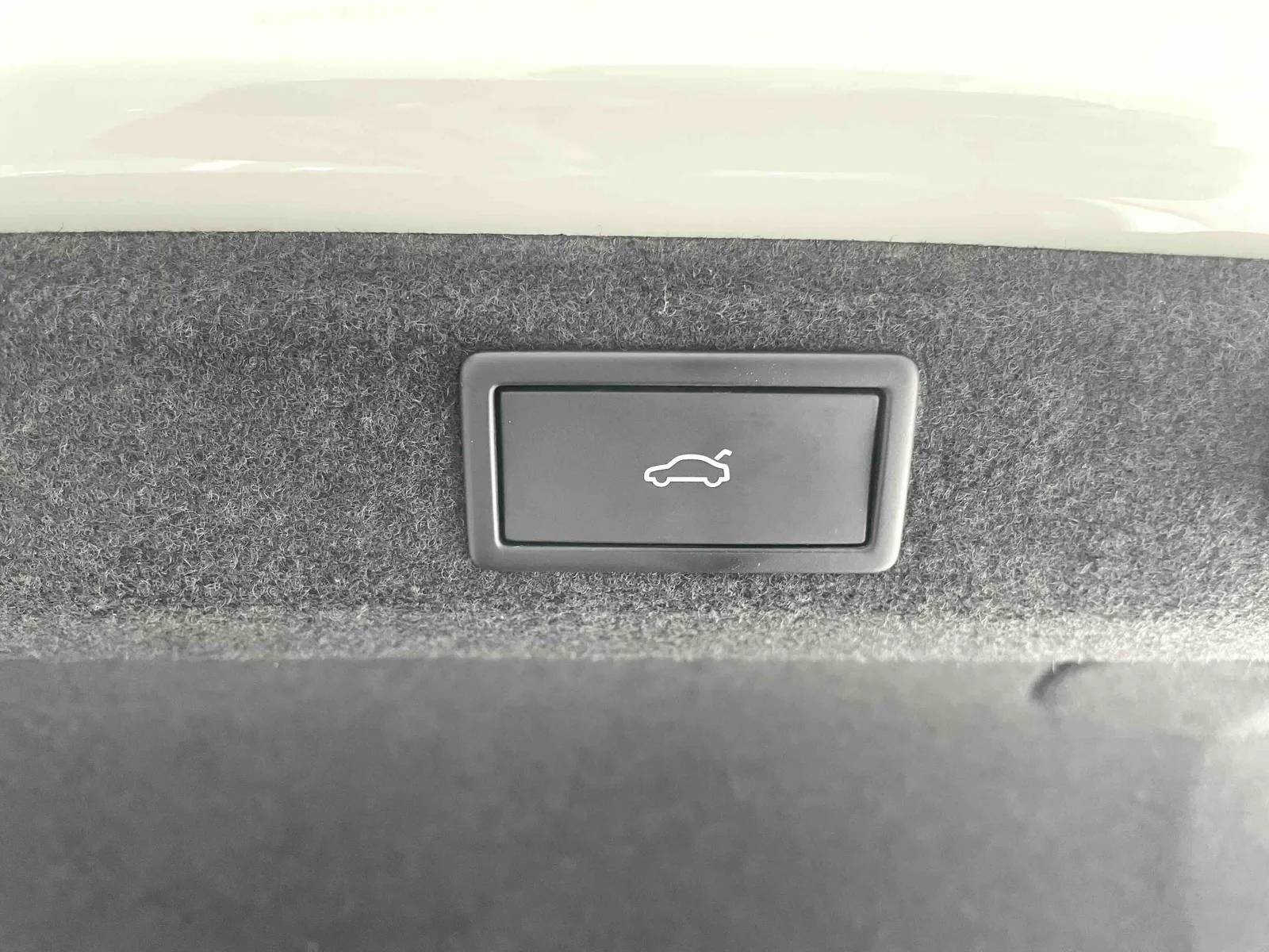 Skoda Superb 2023 — photo 18 of 20