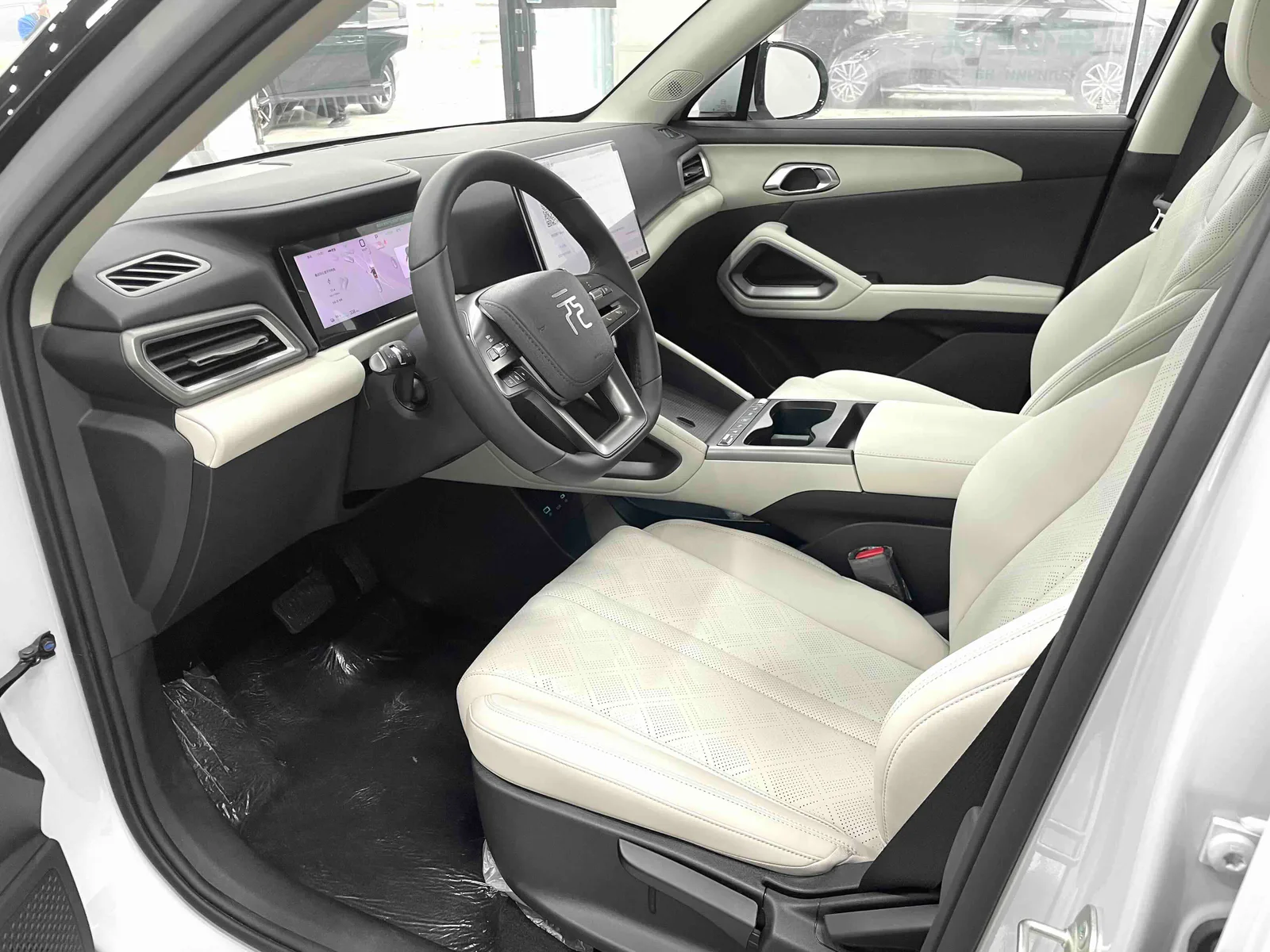 BYD Yuan UP 2025 — photo 5 of 11