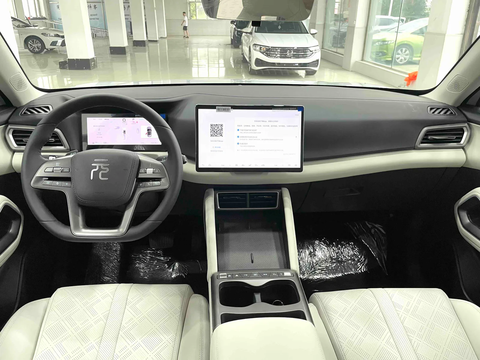 BYD Yuan UP 2025 — photo 6 of 11