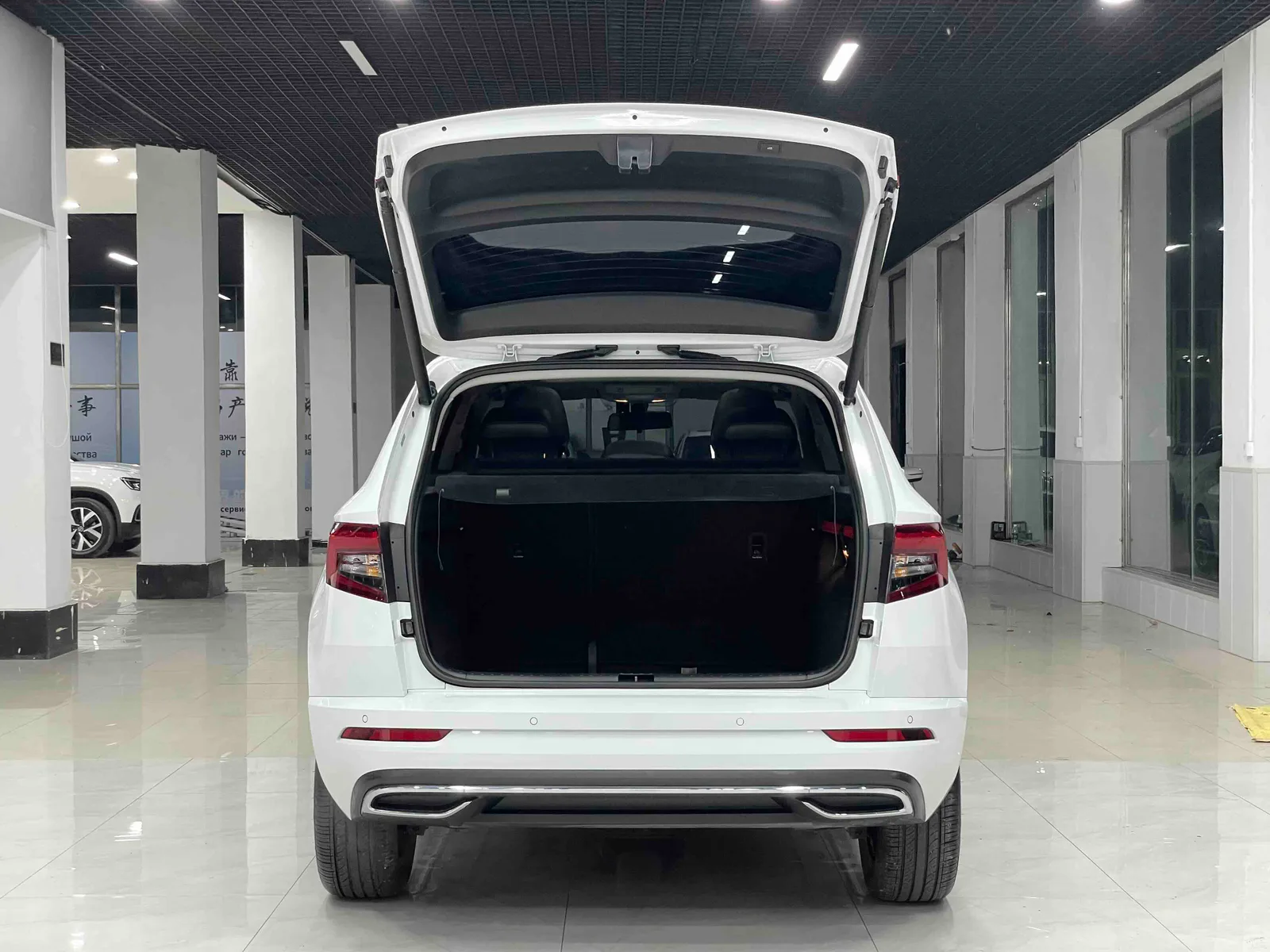 Skoda Karoq 2023 — photo 17 of 20