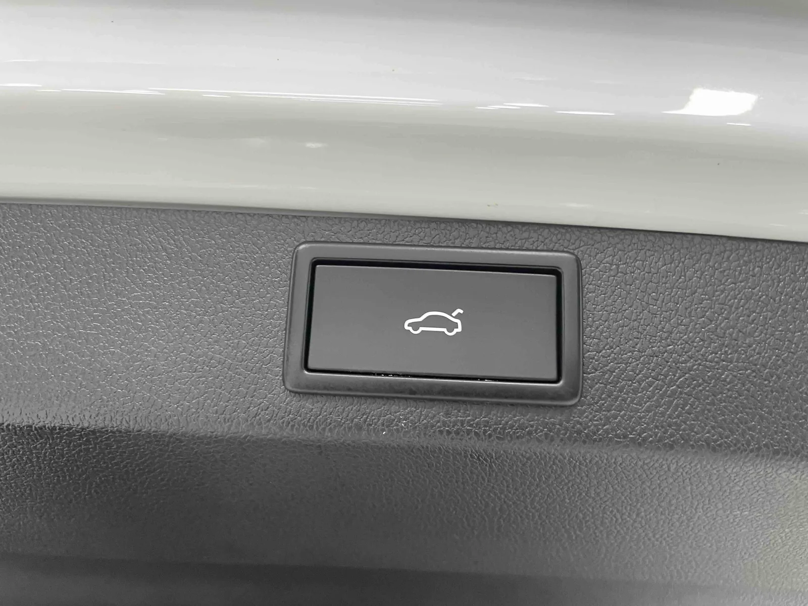 Skoda Karoq 2023 — photo 18 of 20