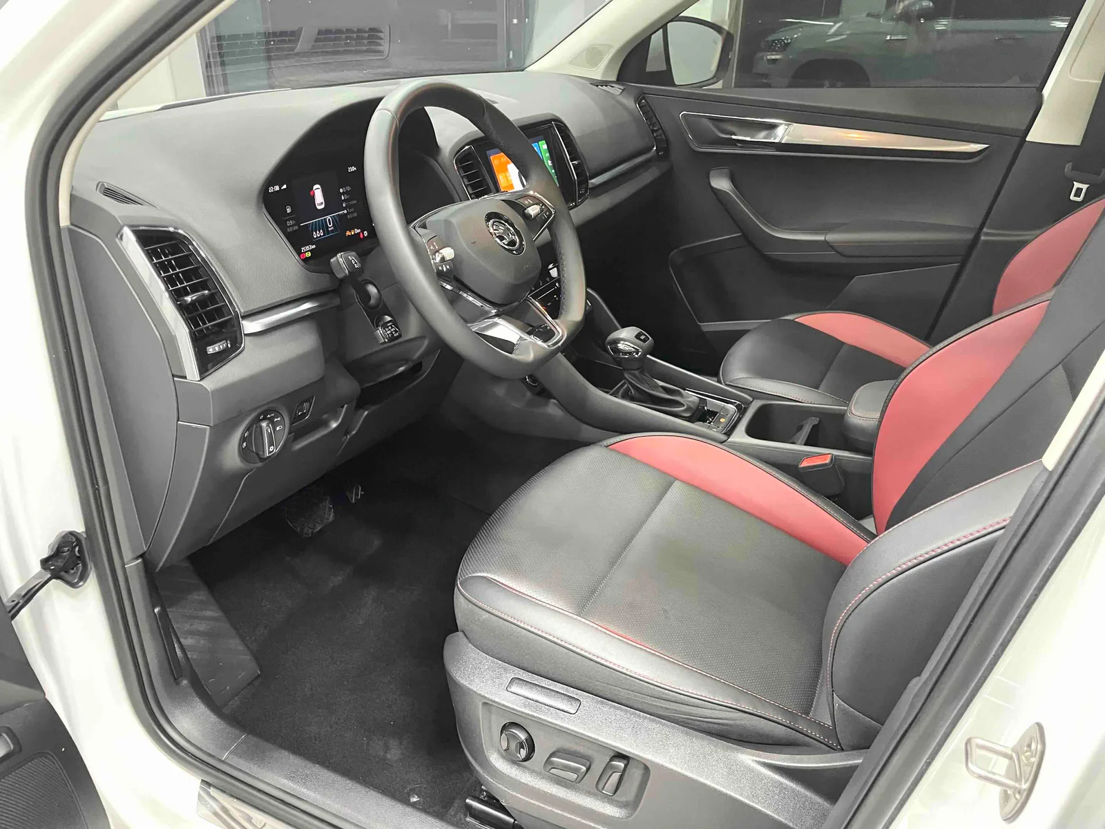 Skoda Karoq 2023 — photo 5 of 20