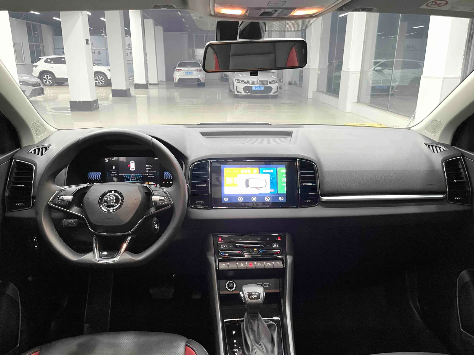 Skoda Karoq 2023 — photo 6 of 20