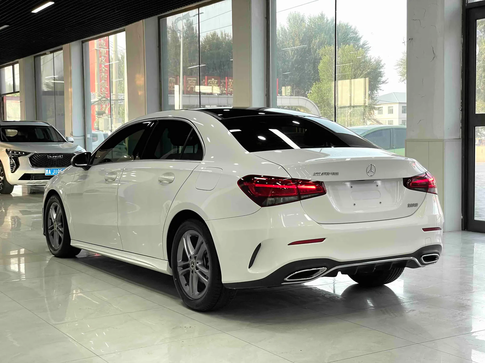 Mercedes-Benz Class A 2022 — photo 14 of 20
