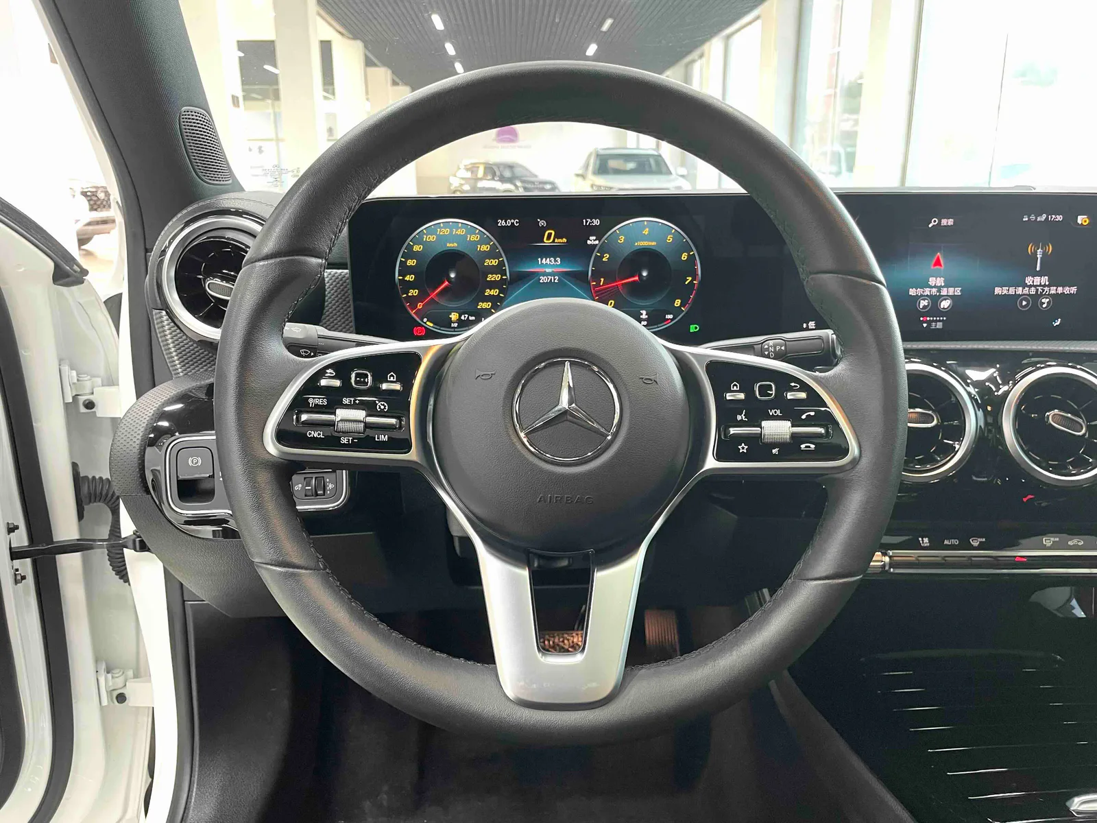 Mercedes-Benz Class A 2022 — photo 4 of 20