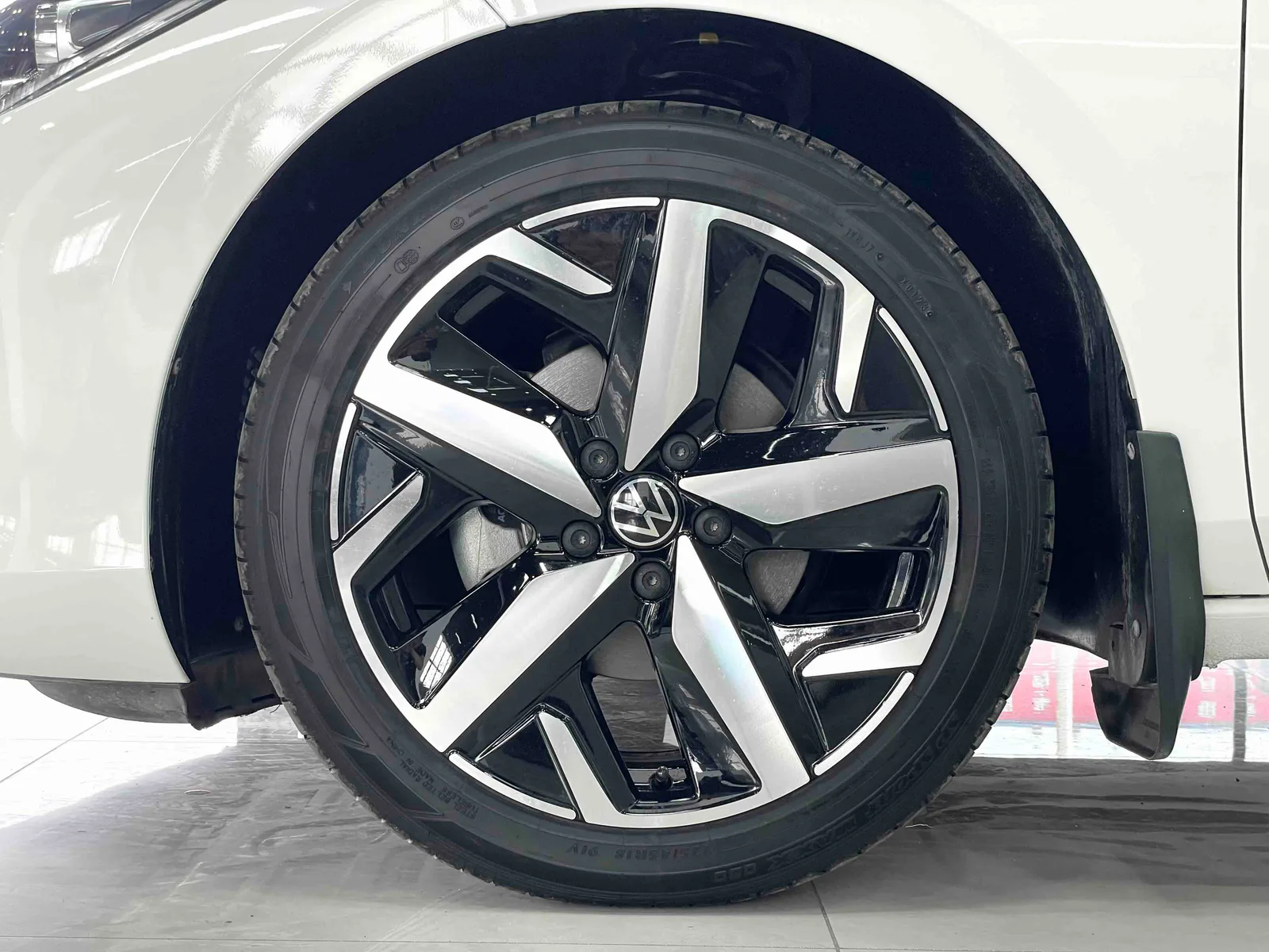 Volkswagen Lamando 2023 — photo 13 of 20