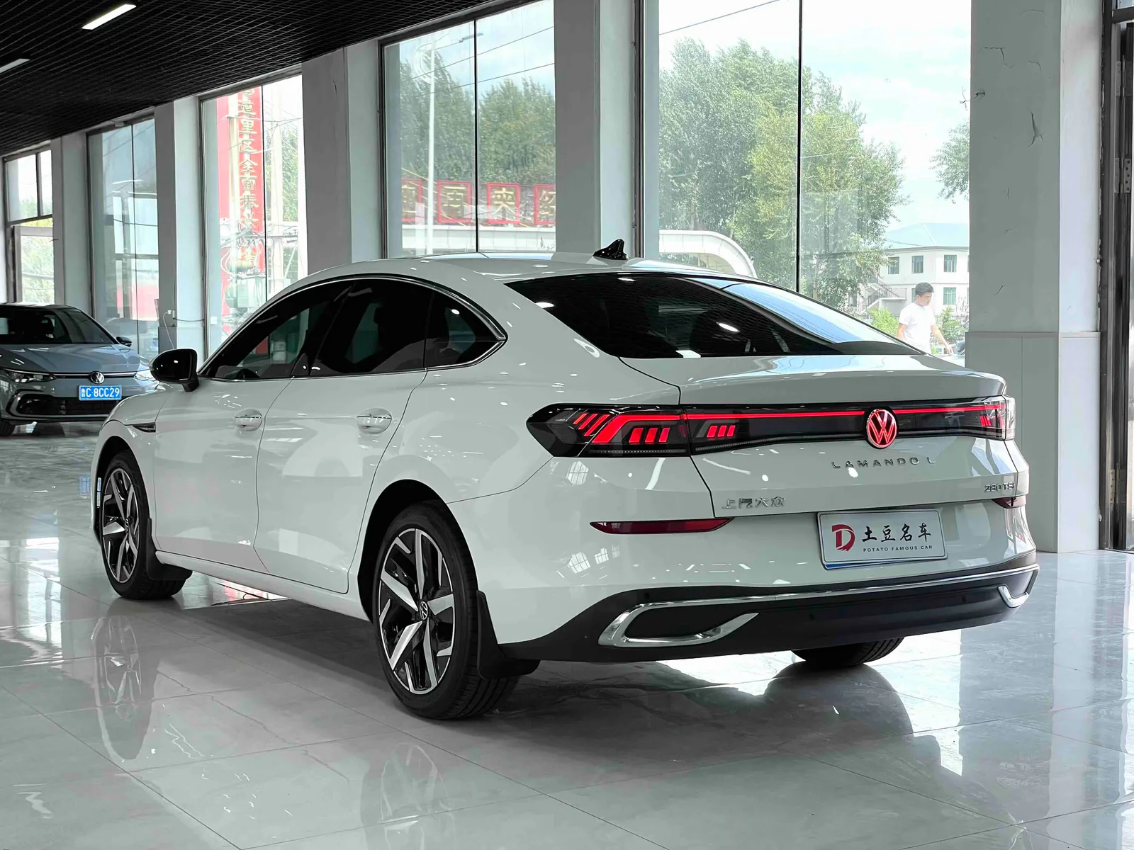 Volkswagen Lamando 2023 — photo 14 of 20
