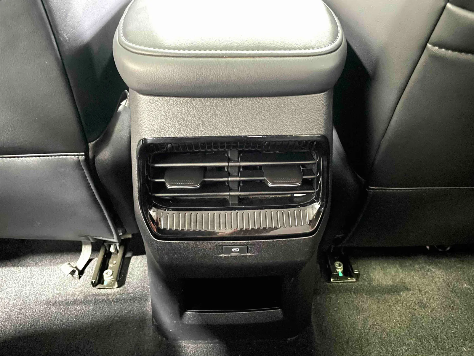 Wuling Automobile Jiachen 2022 — photo 11 of 20